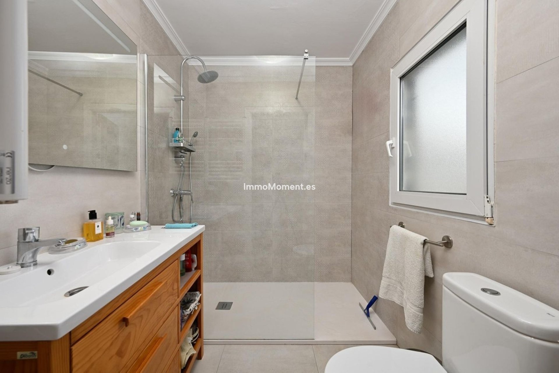 Resale - Villa - Inland  - Alhaurín el Grande Centro