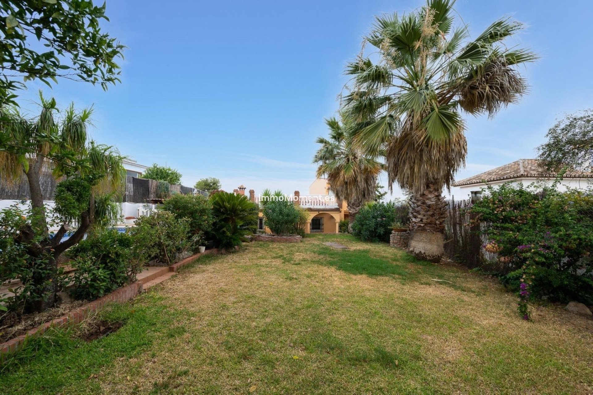 Resale - Villa - Inland  - Alhaurín el Grande Centro