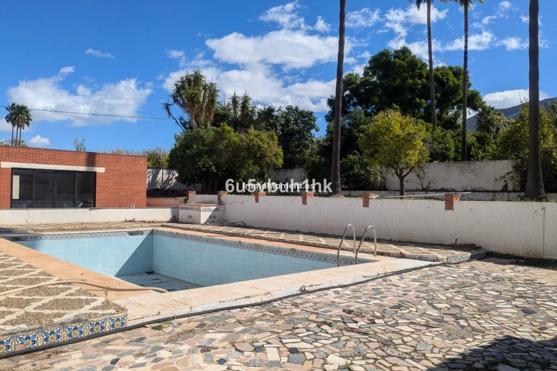 Resale - Villa - Inland  - Alhaurín el Grande Centro