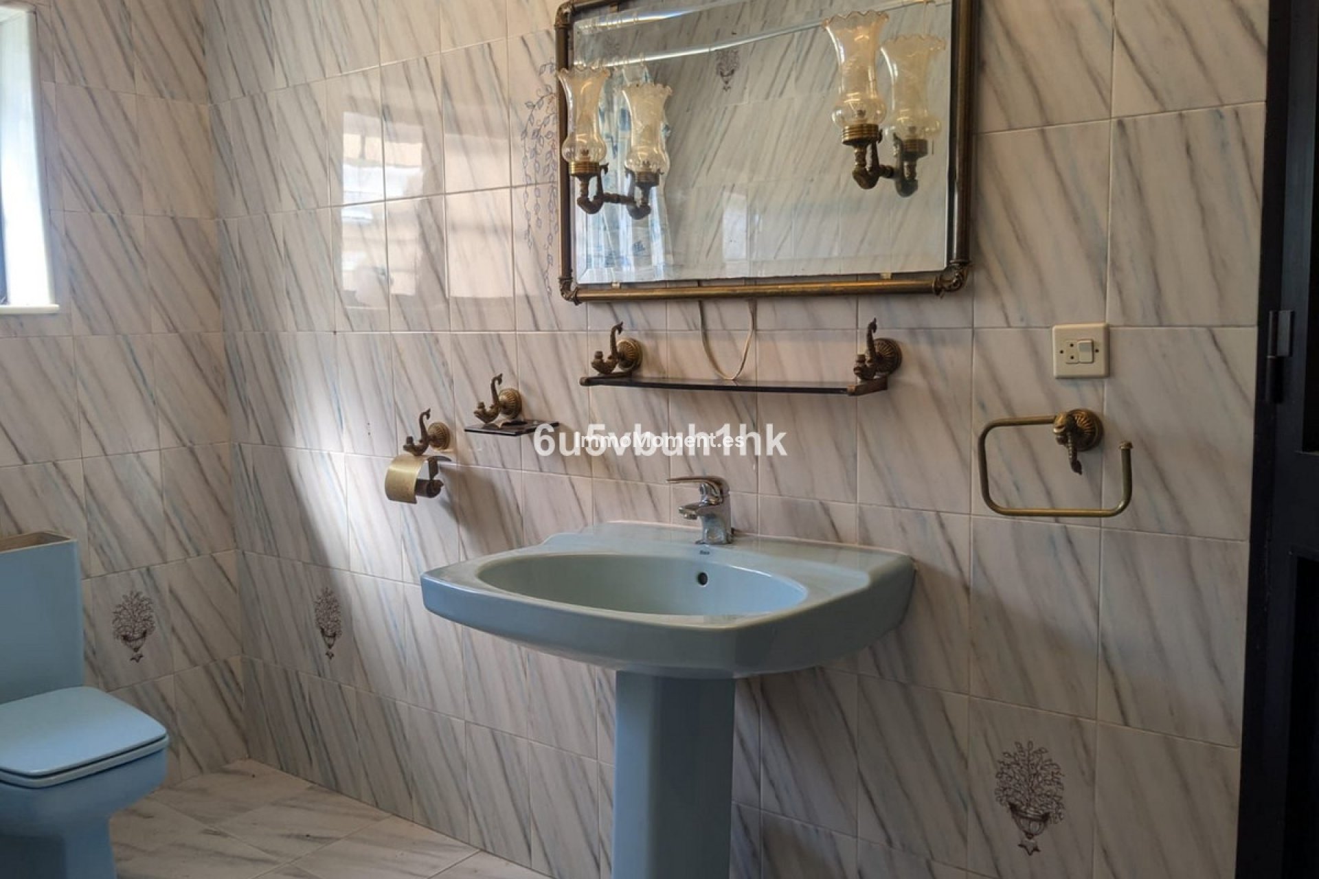 Resale - Villa - Inland  - Alhaurín el Grande Centro