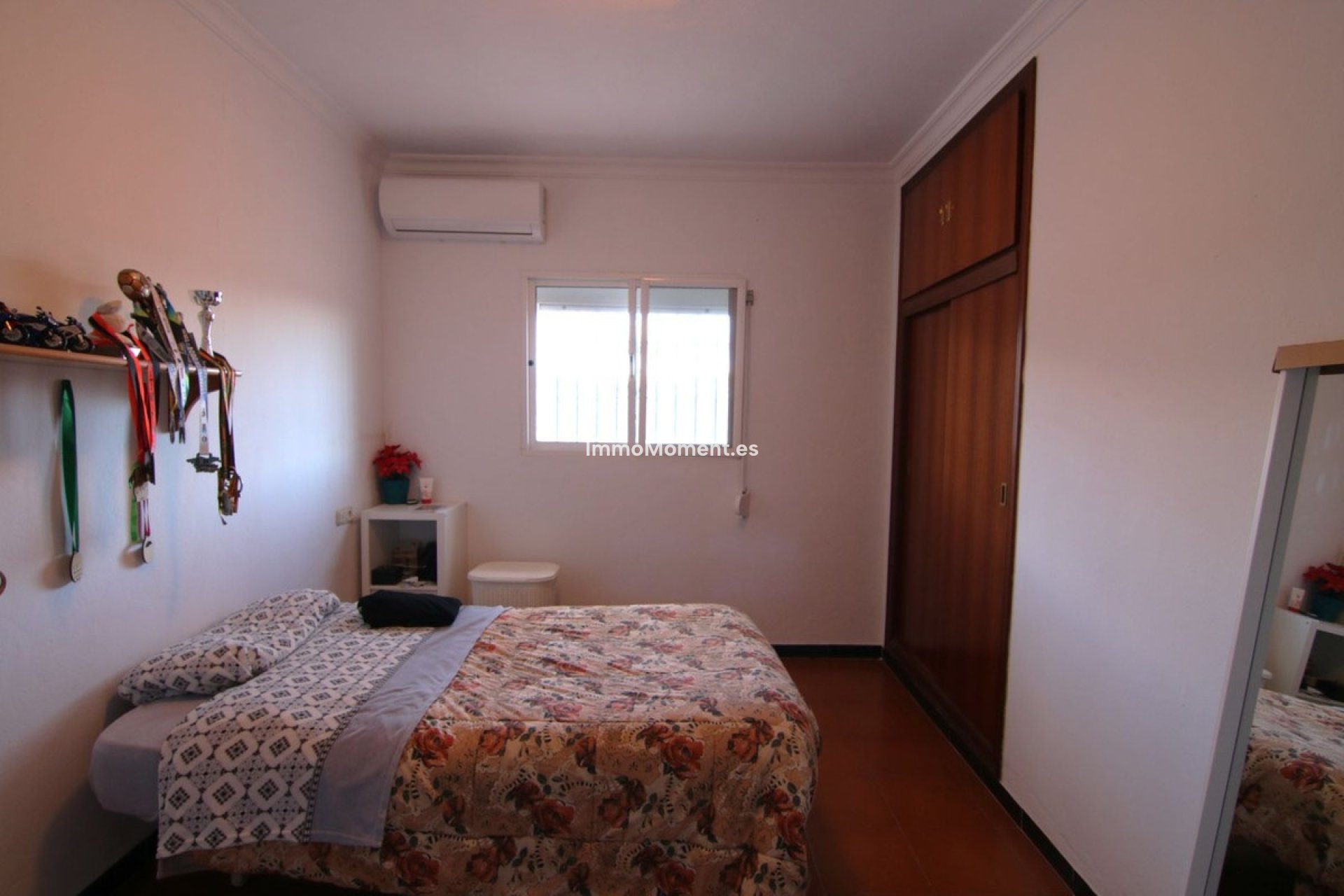 Resale - Villa - Inland  - Alhaurín el Grande Centro