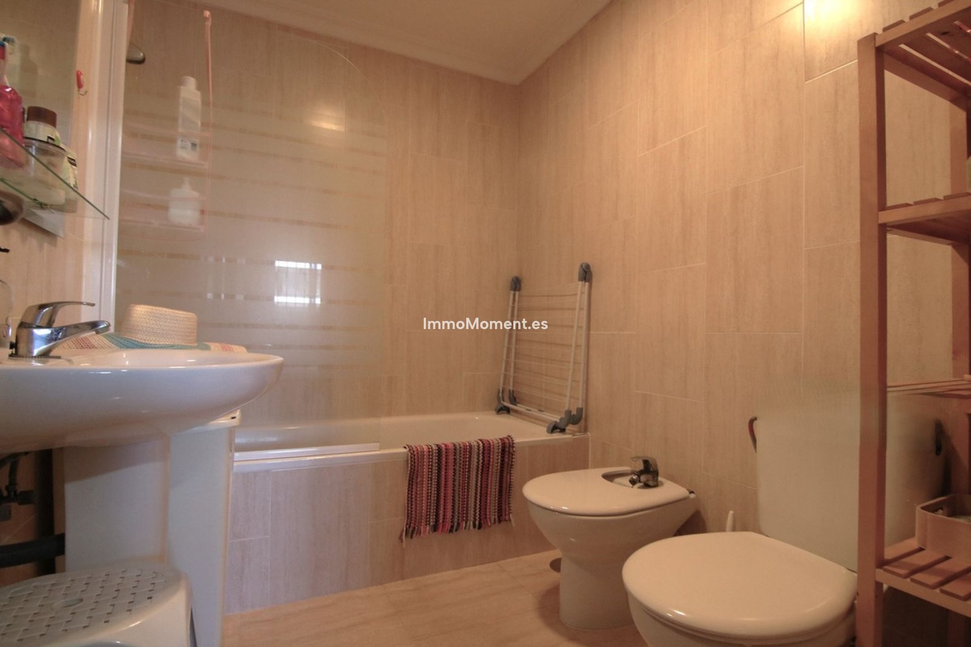 Resale - Villa - Inland  - Alhaurín el Grande Centro