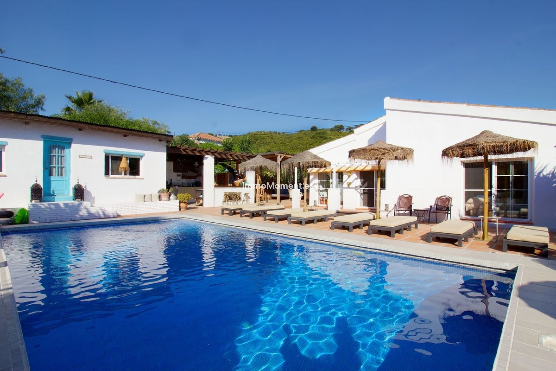 Resale - Villa - Inland  - Alhaurín el Grande Centro