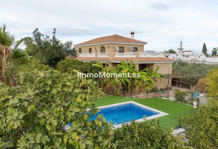 Resale - Villa - Inland  - Alhaurín el Grande Centro