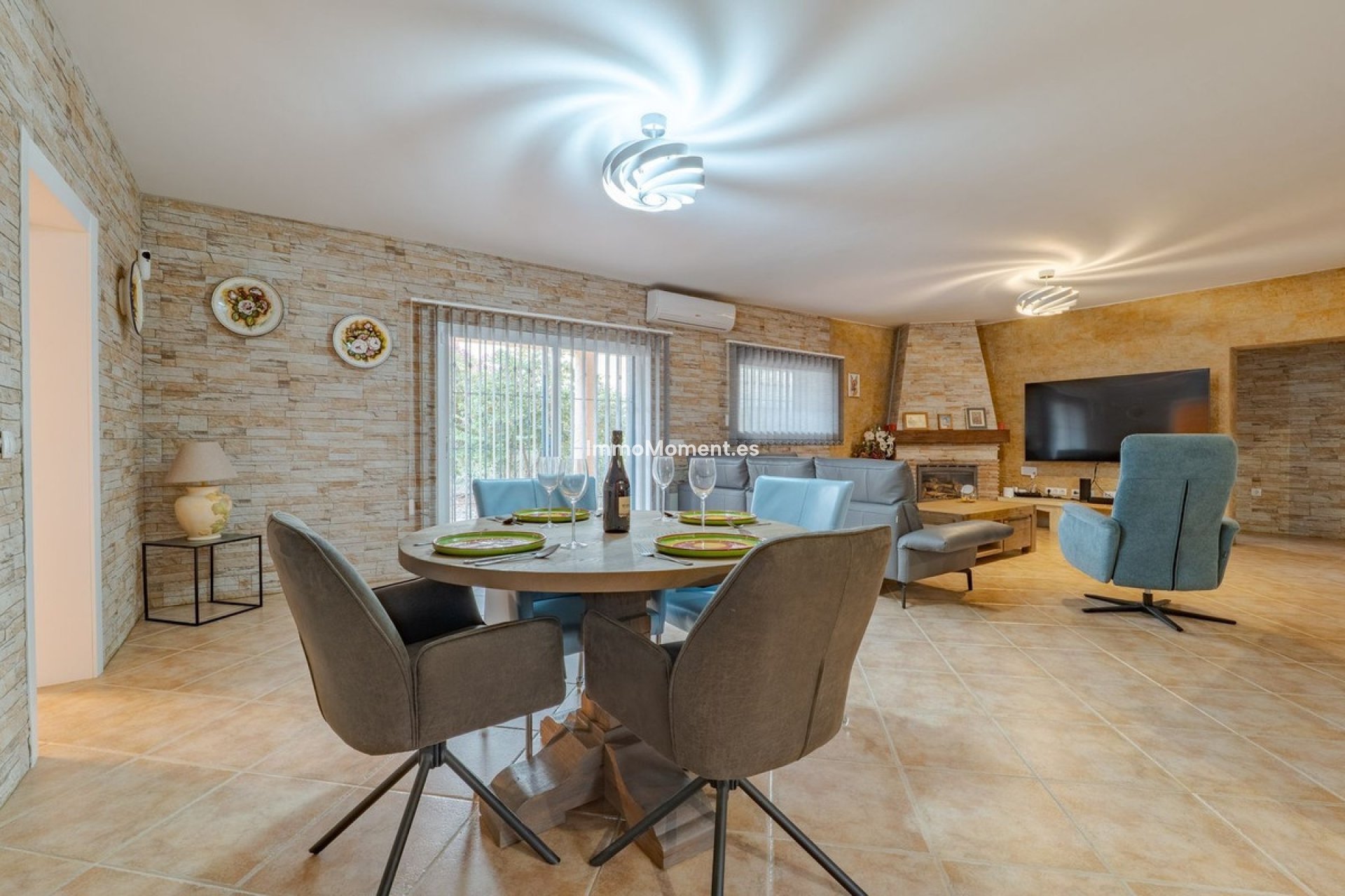 Resale - Villa - Inland  - Alhaurín el Grande Centro