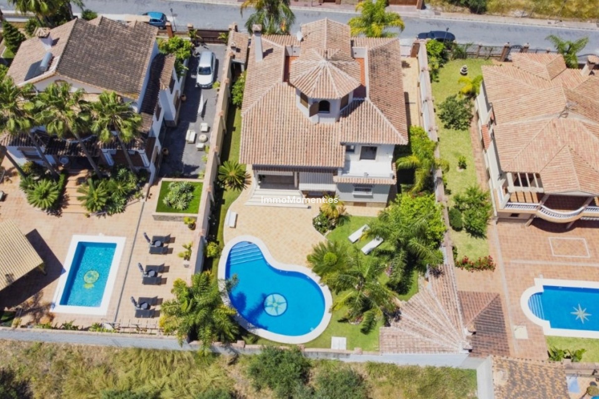 Resale - Villa - Inland  - Alhaurín el Grande Centro