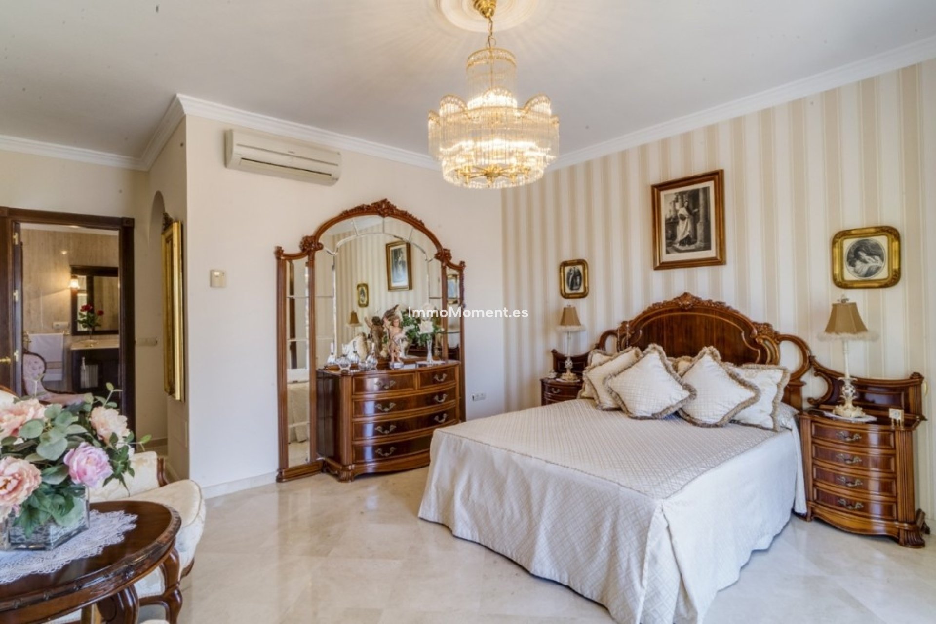 Resale - Villa - Inland  - Alhaurín el Grande Centro