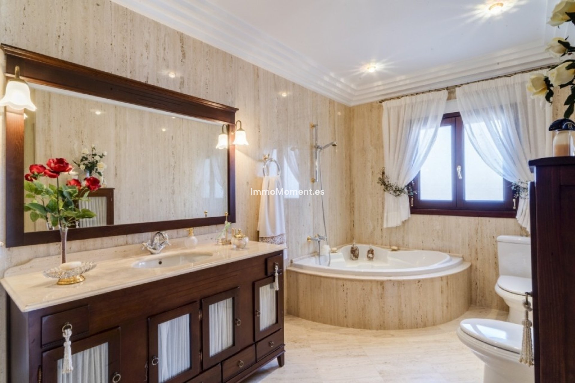 Resale - Villa - Inland  - Alhaurín el Grande Centro