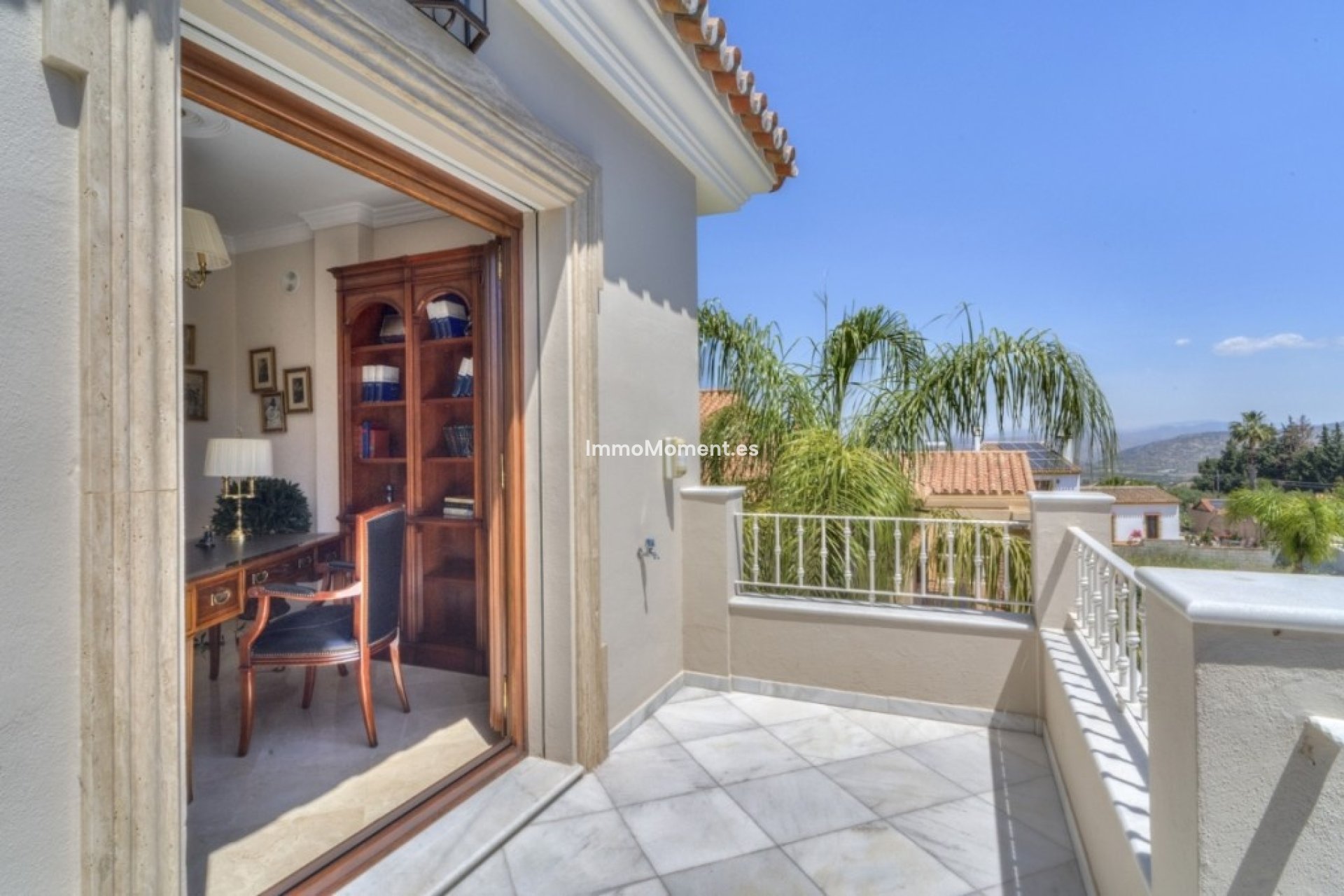 Resale - Villa - Inland  - Alhaurín el Grande Centro