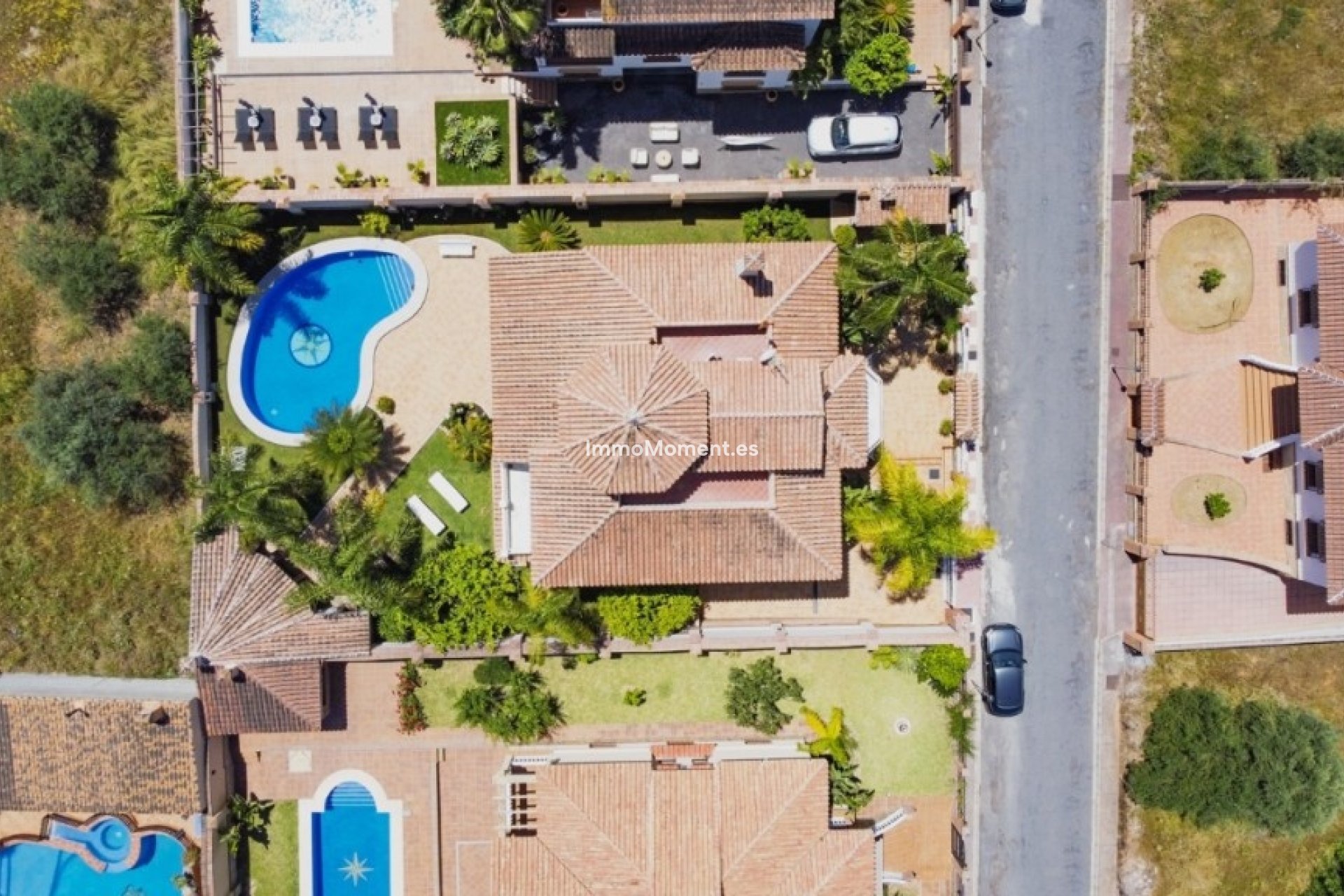 Resale - Villa - Inland  - Alhaurín el Grande Centro