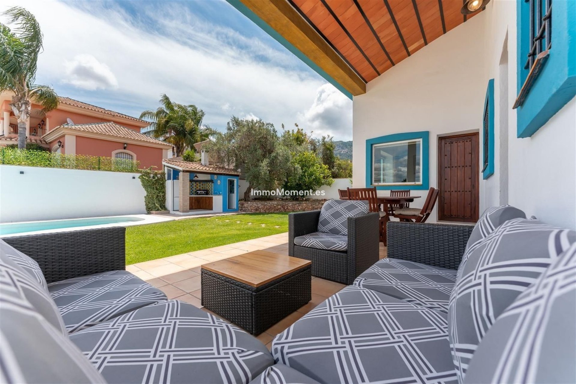 Resale - Villa - Inland  - Alhaurín el Grande Centro