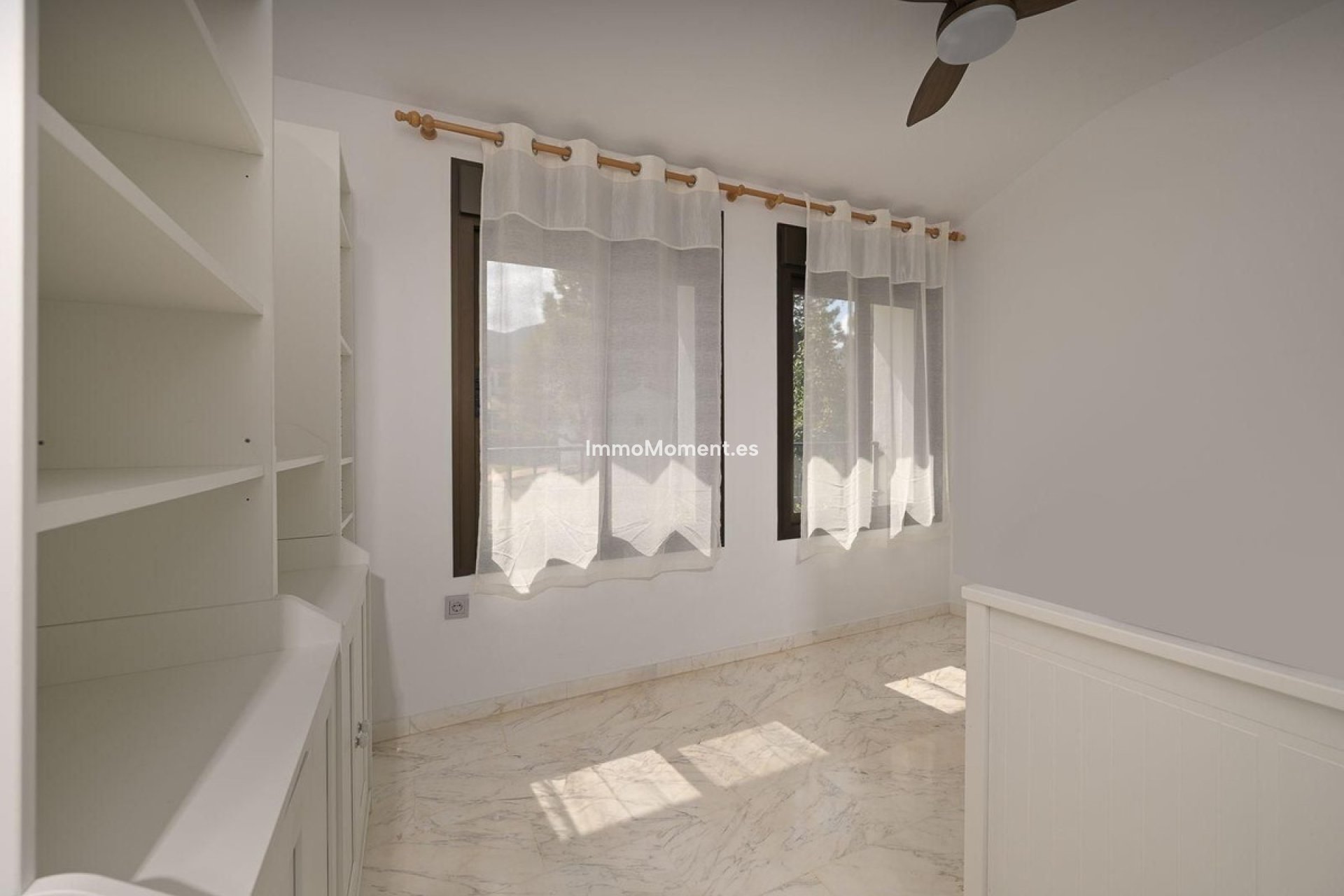 Resale - Villa - Inland  - Alhaurín el Grande Centro