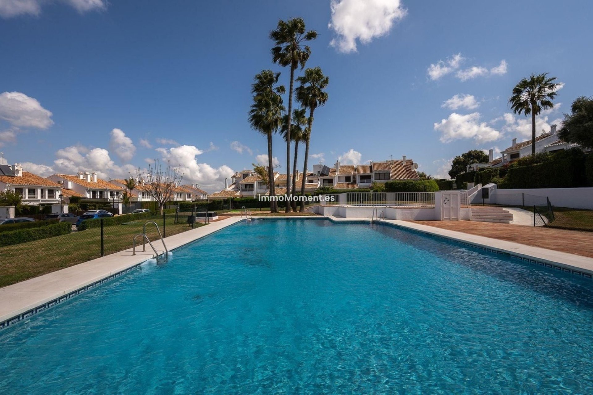 Resale - Villa - Inland  - Alhaurín el Grande Centro