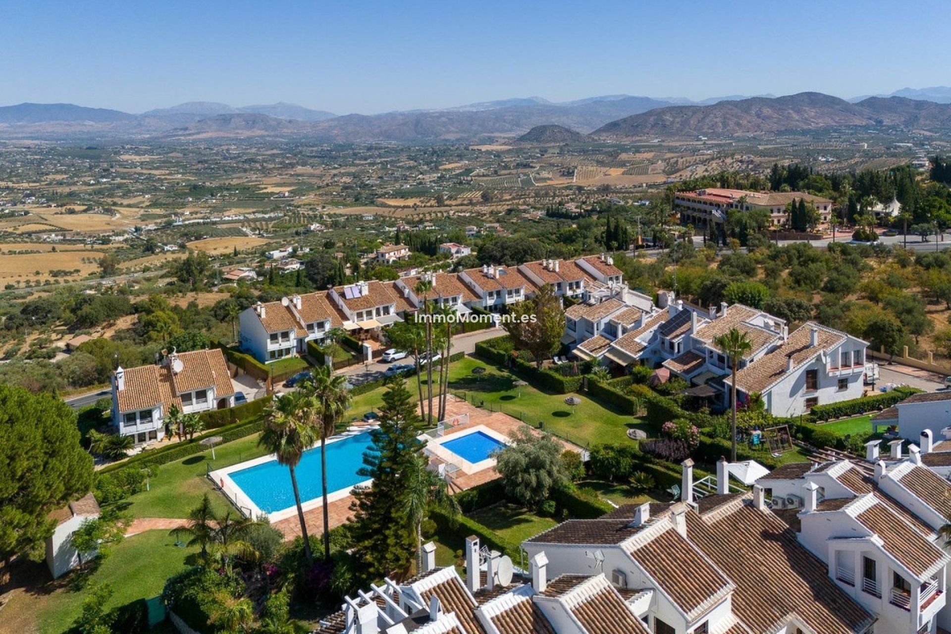 Resale - Villa - Inland  - Alhaurín el Grande Centro