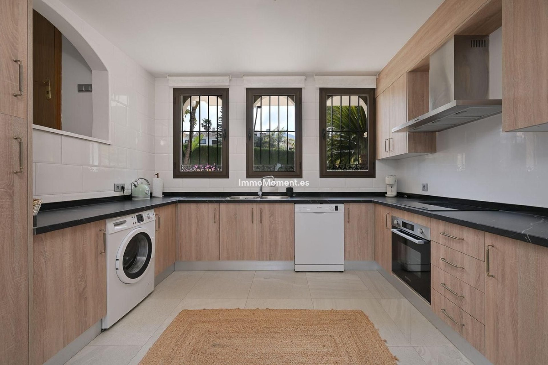 Resale - Villa - Inland  - Alhaurín el Grande Centro