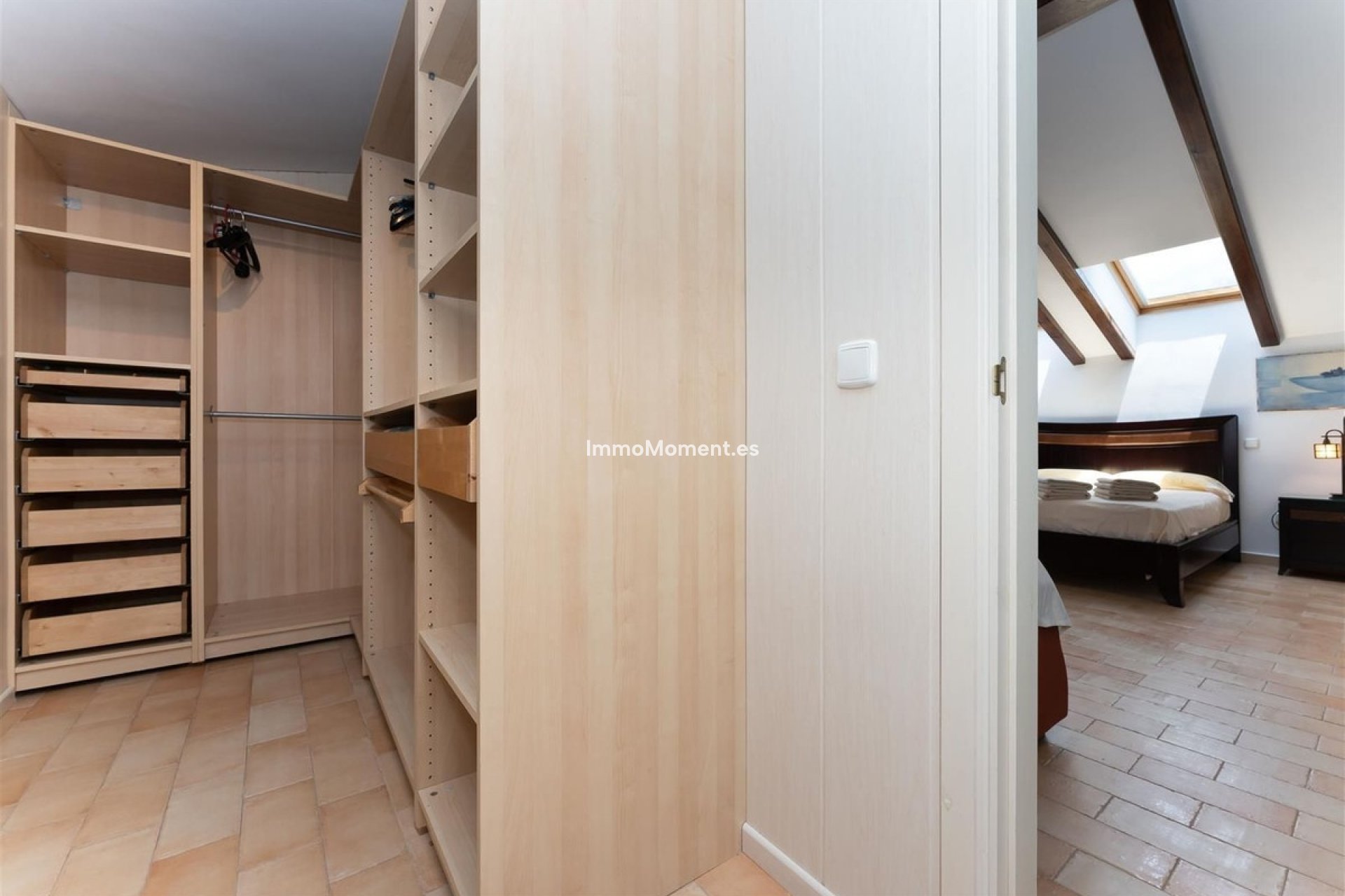 Resale - Villa - Inland  - Alhaurín el Grande Centro