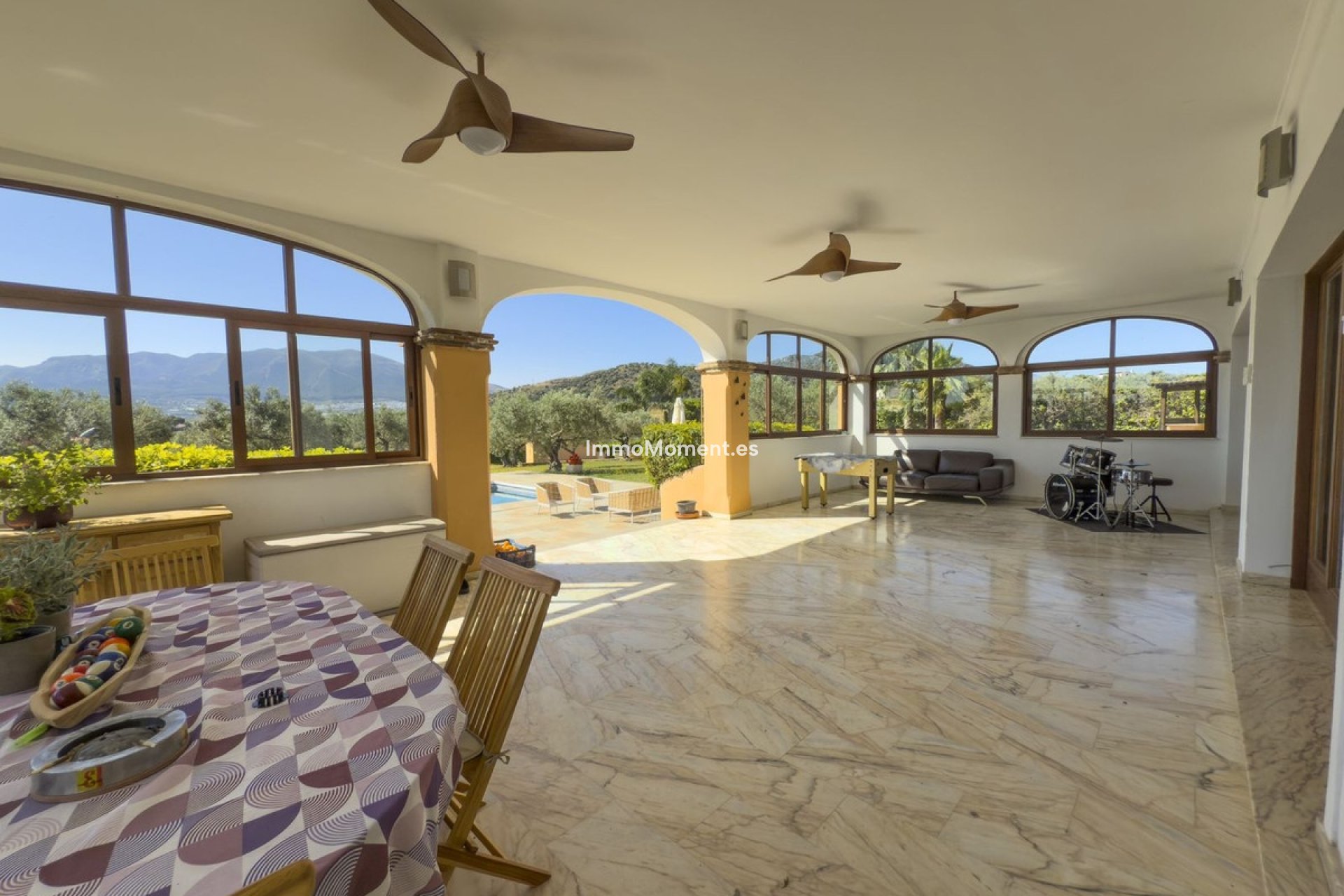Resale - Villa - Inland  - Alhaurín el Grande Centro