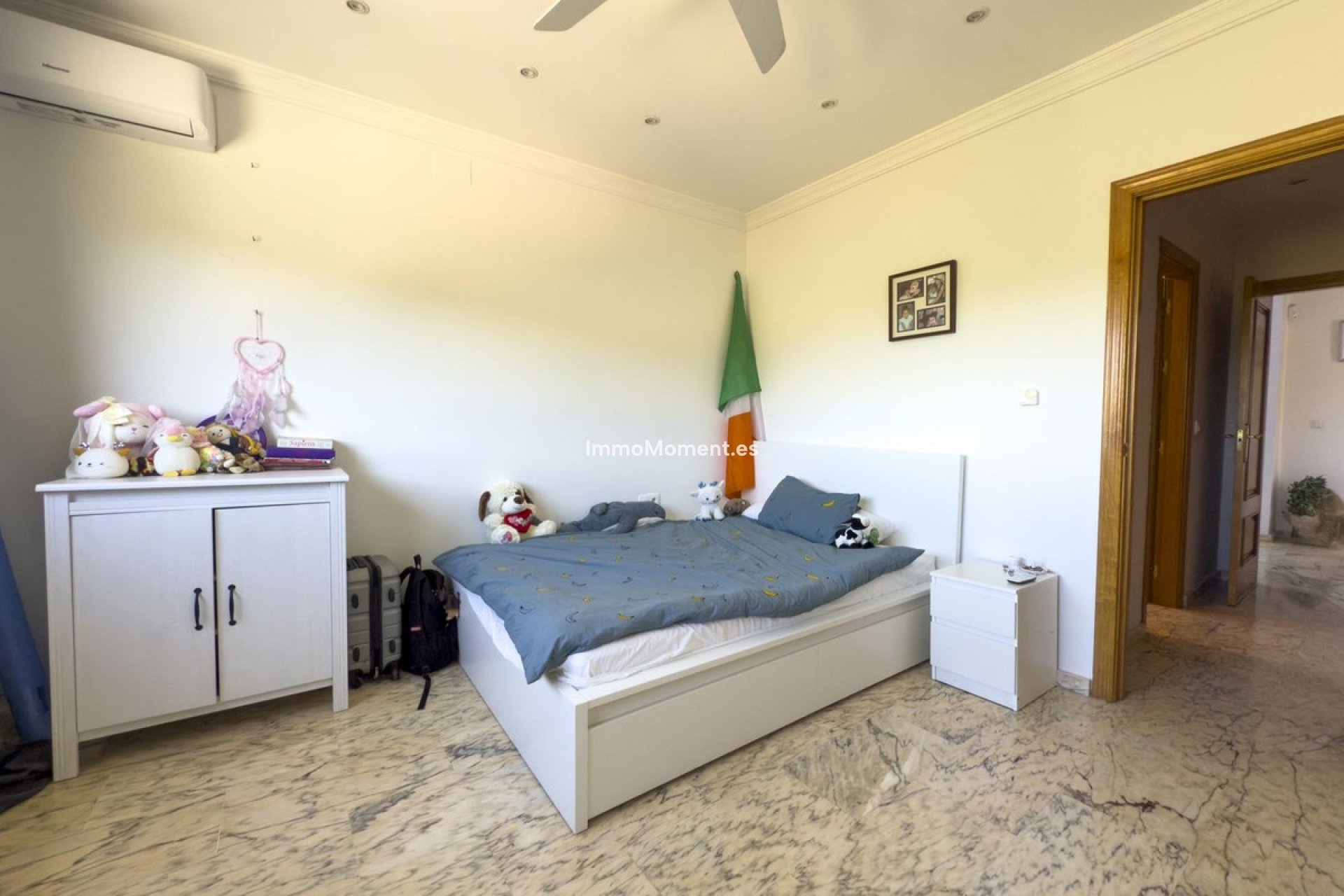 Resale - Villa - Inland  - Alhaurín el Grande Centro
