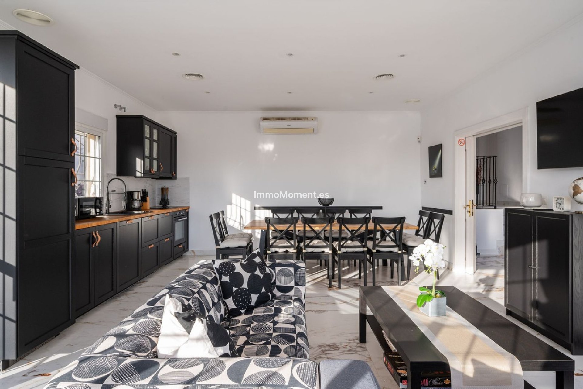 Resale - Villa - Inland  - Alhaurín el Grande Centro