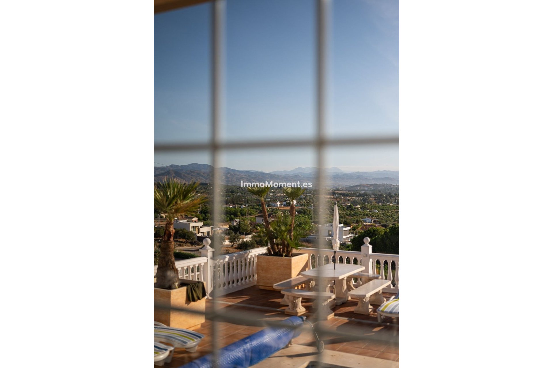Resale - Villa - Inland  - Alhaurín el Grande Centro