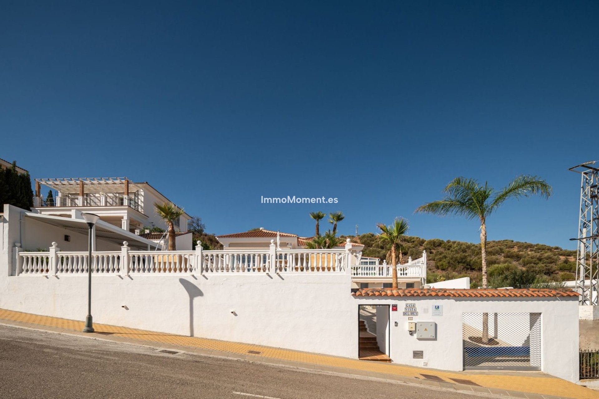 Resale - Villa - Inland  - Alhaurín el Grande Centro