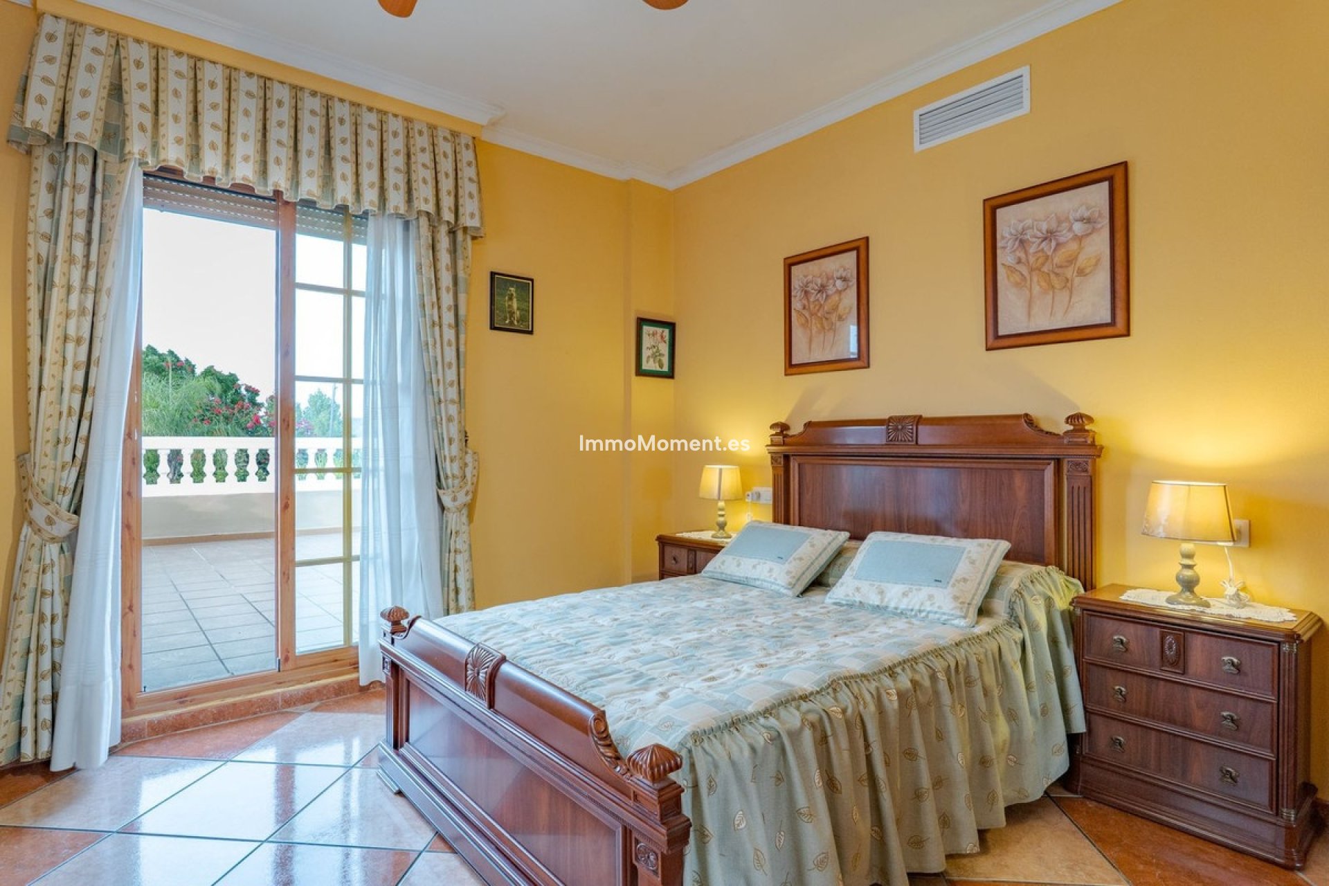 Resale - Villa - Inland  - Alhaurín el Grande Centro