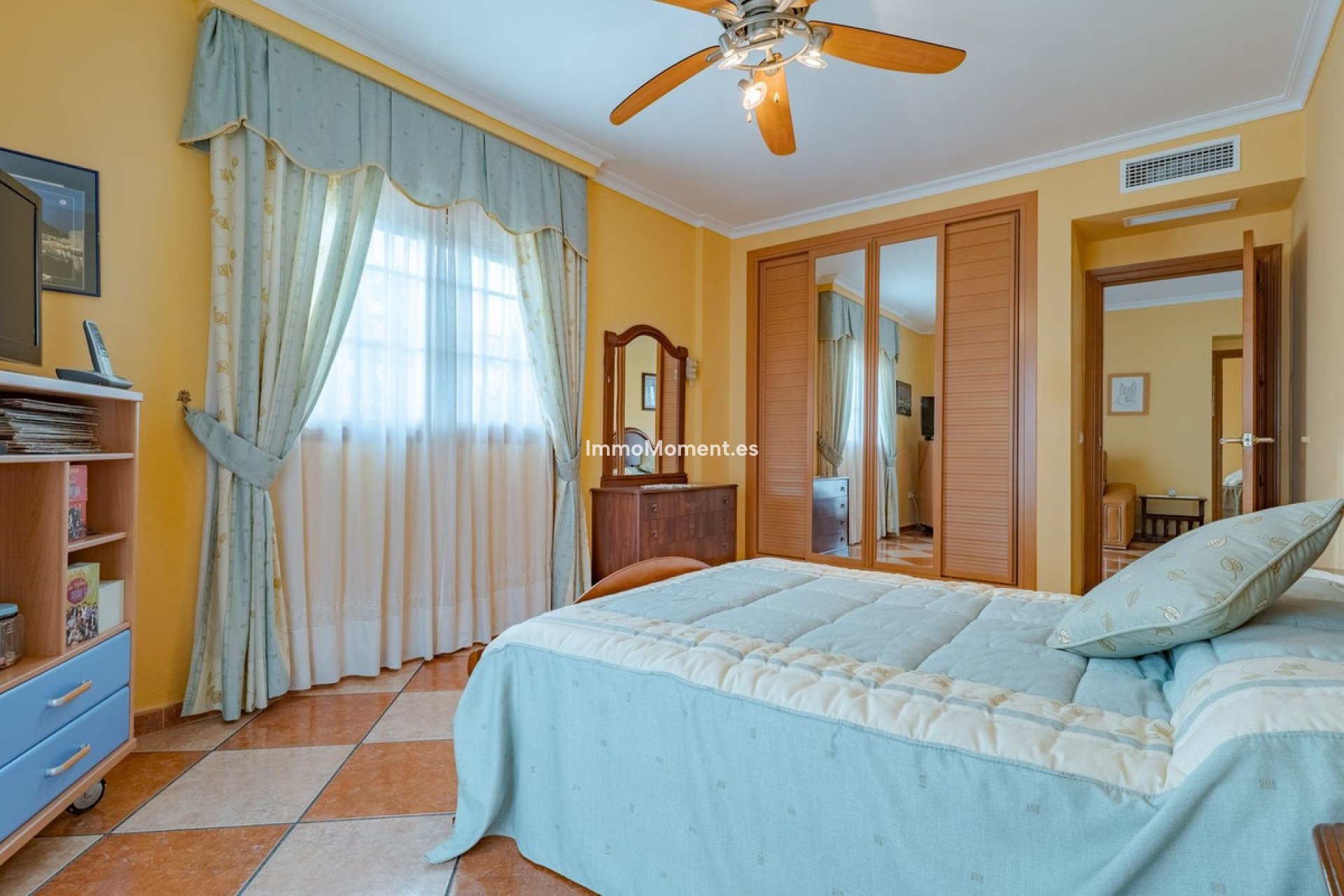 Resale - Villa - Inland  - Alhaurín el Grande Centro