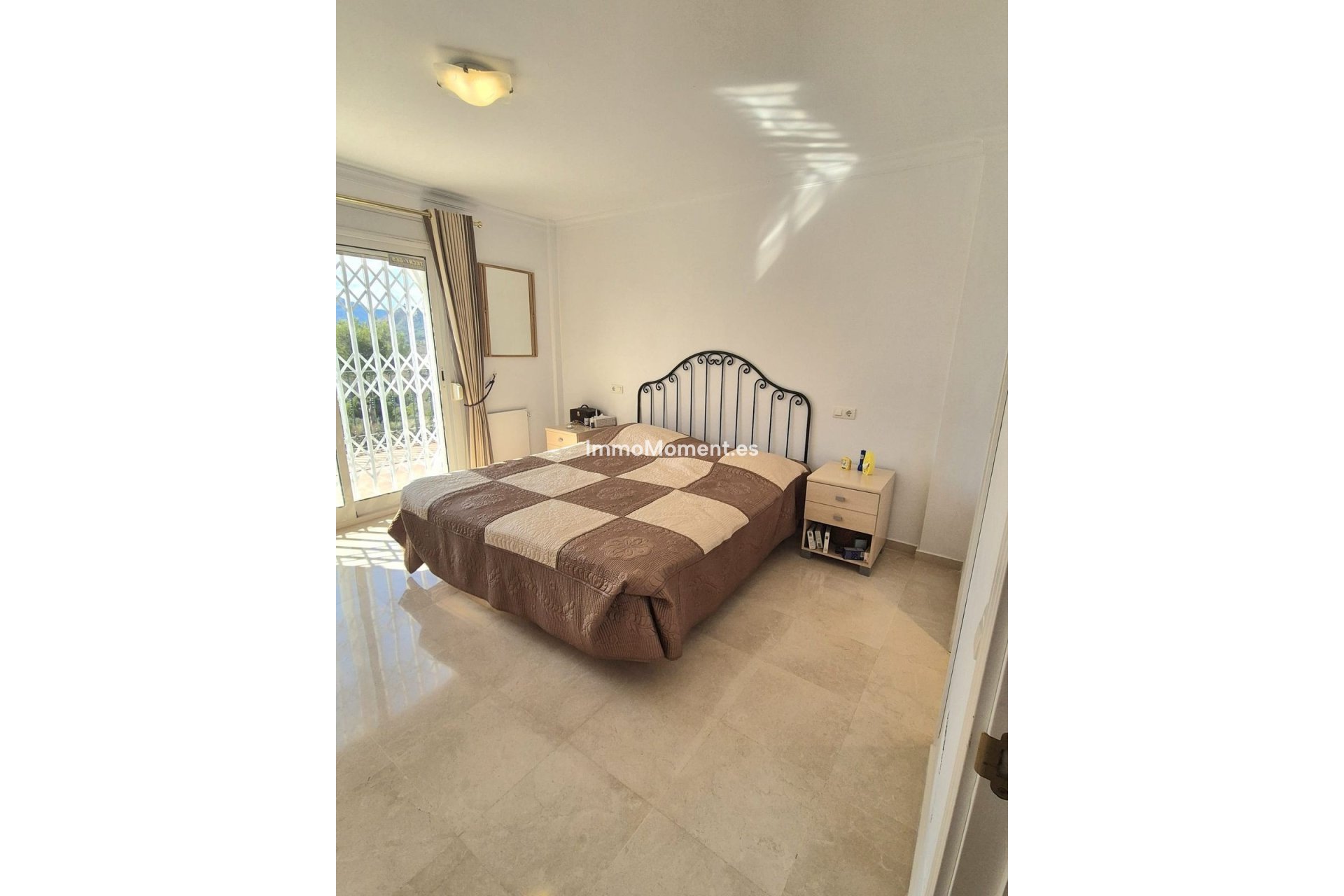 Resale - Villa - Inland  - Alhaurín Golf