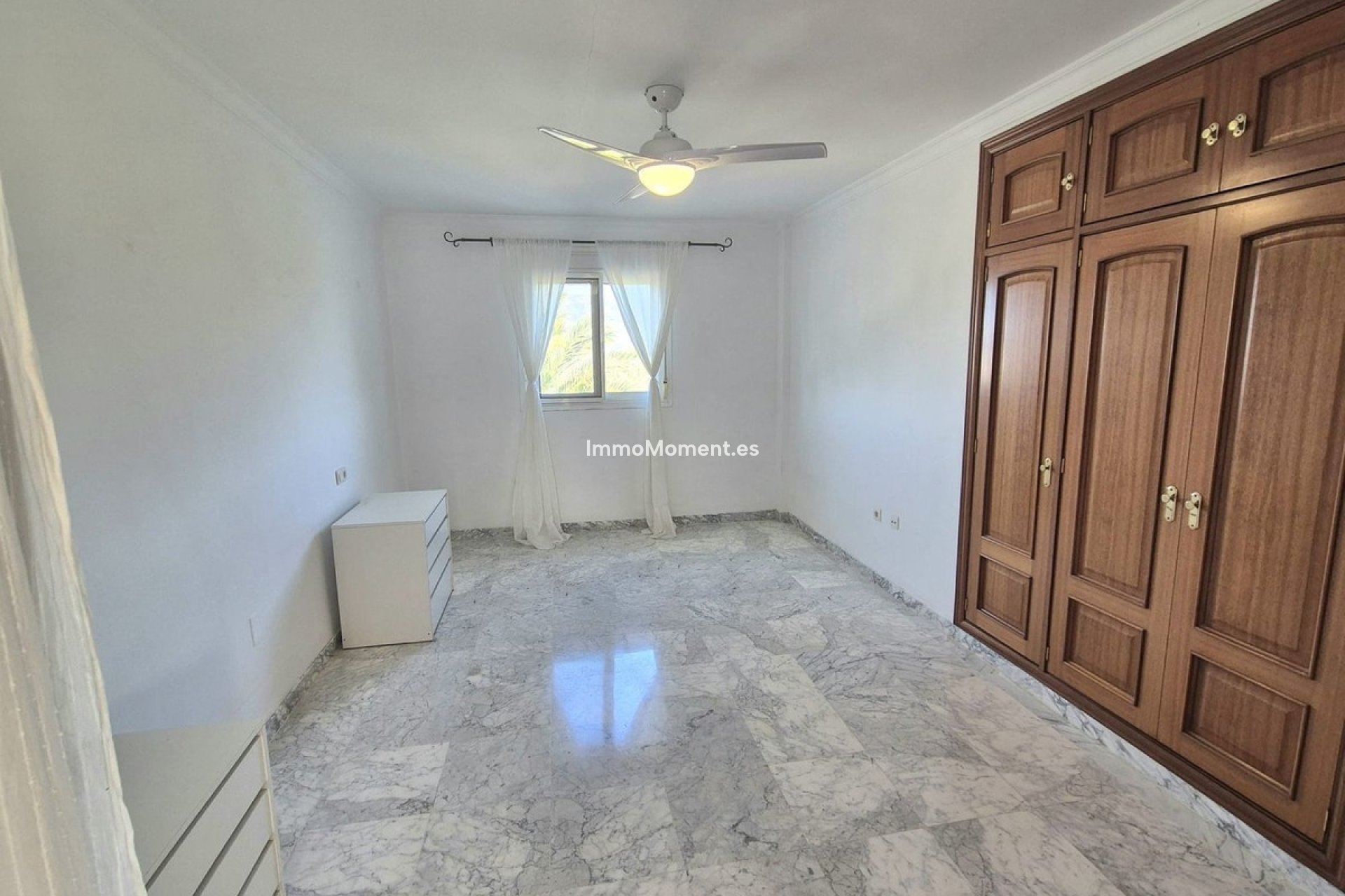 Resale - Villa - Inland  - Alhaurín Golf