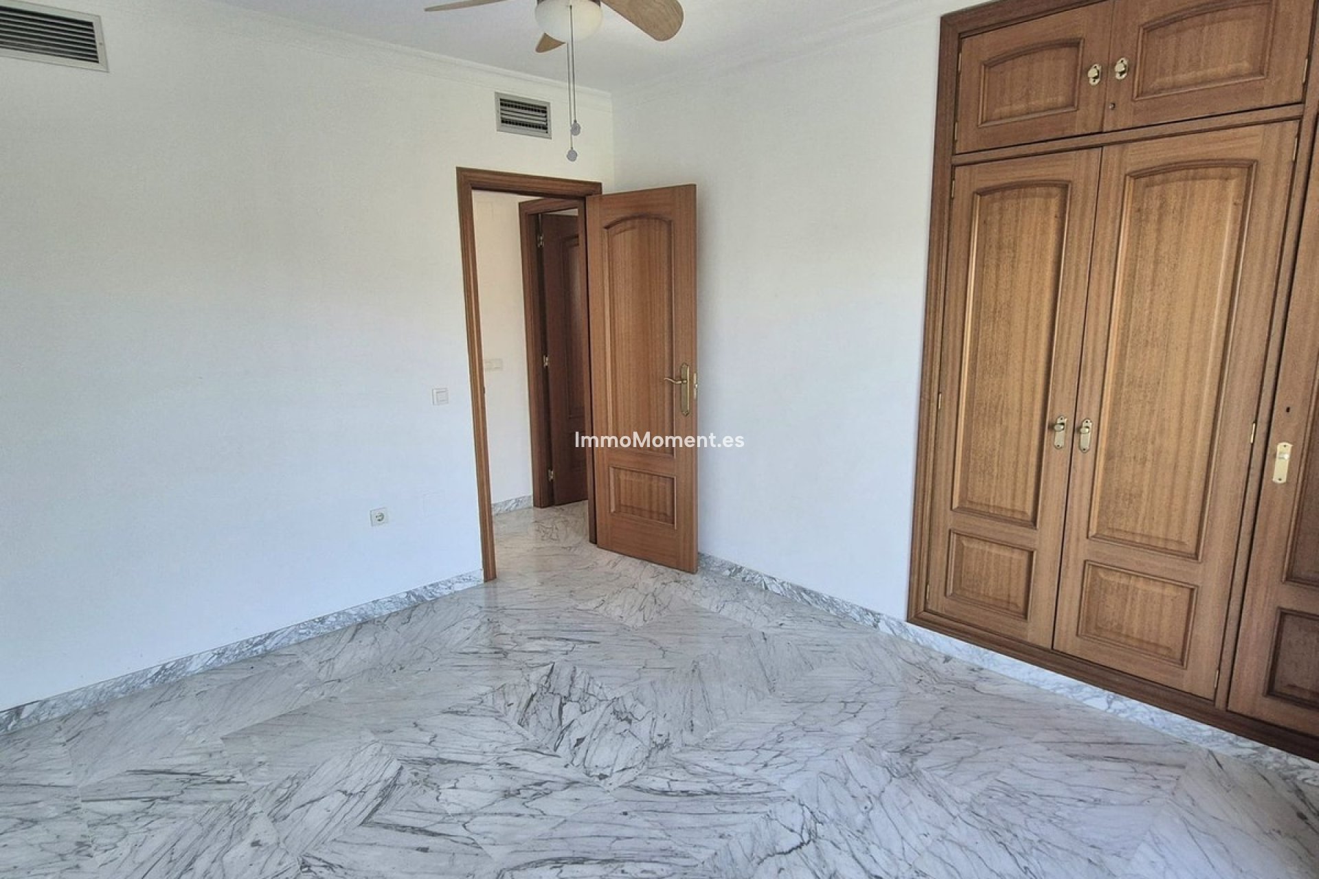 Resale - Villa - Inland  - Alhaurín Golf