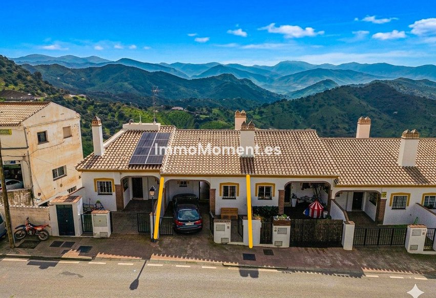 Resale - Villa - Inland  - Almogía