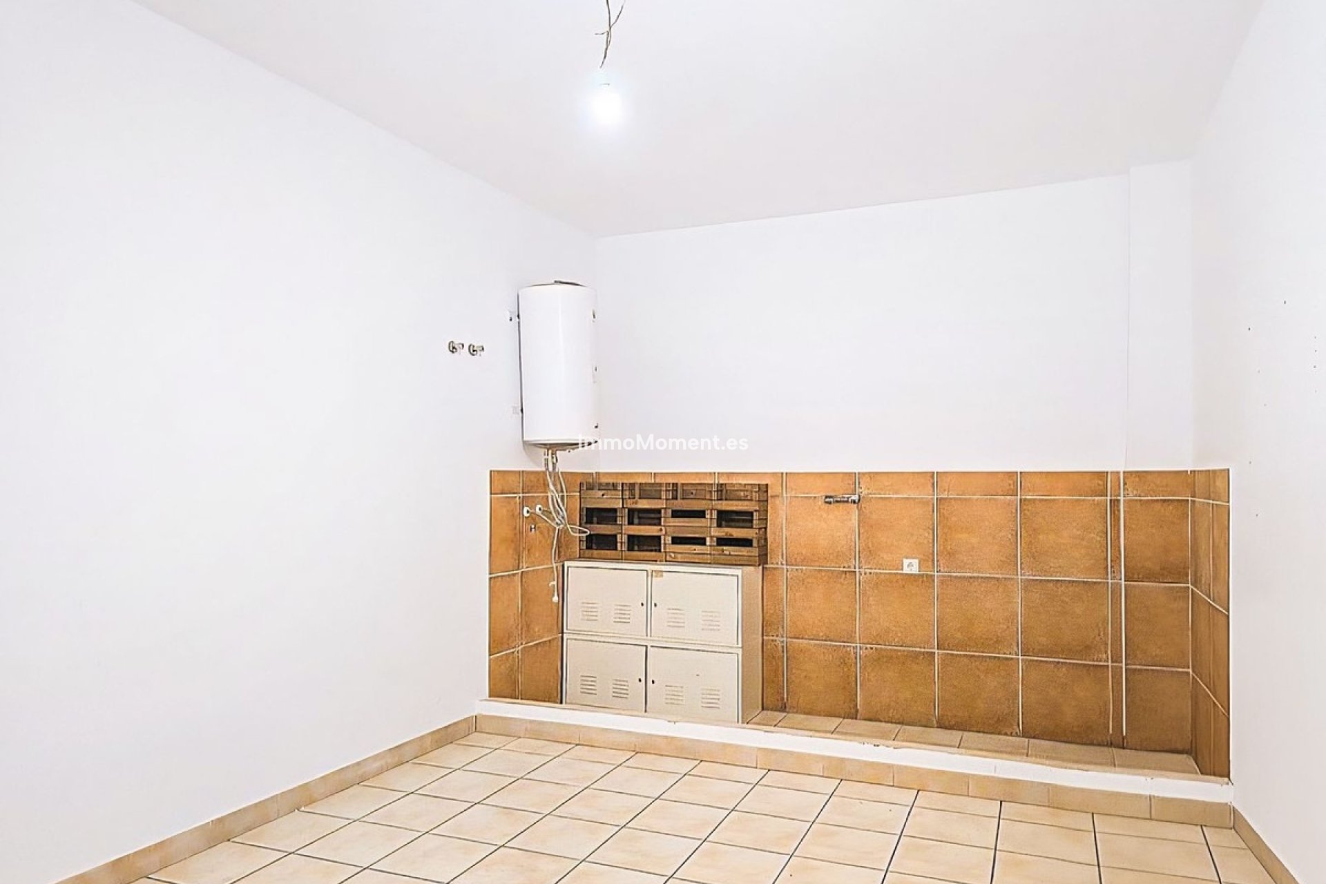 Resale - Villa - Inland  - Almogía