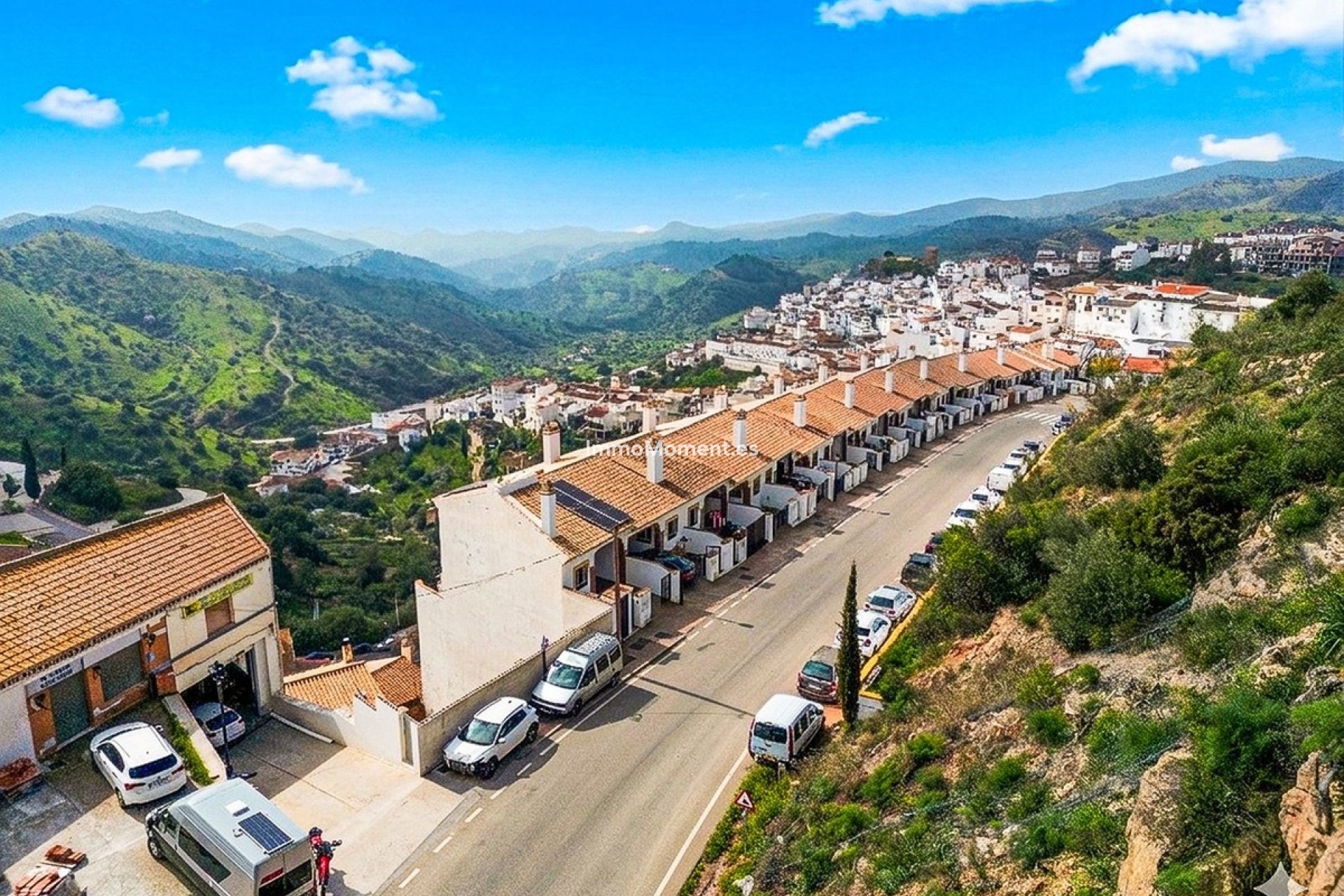 Resale - Villa - Inland  - Almogía