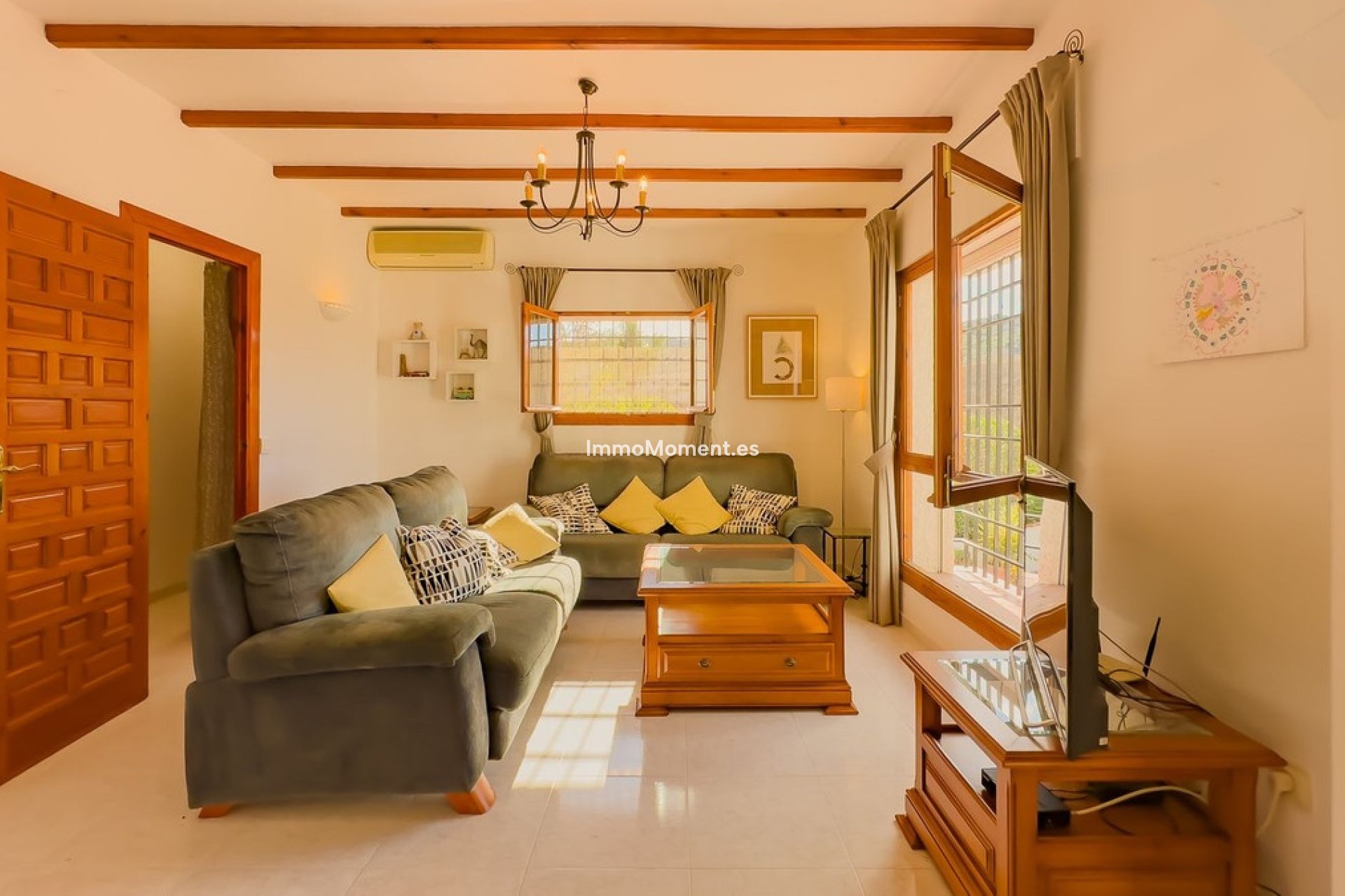 Resale - Villa - Inland  - Almogía