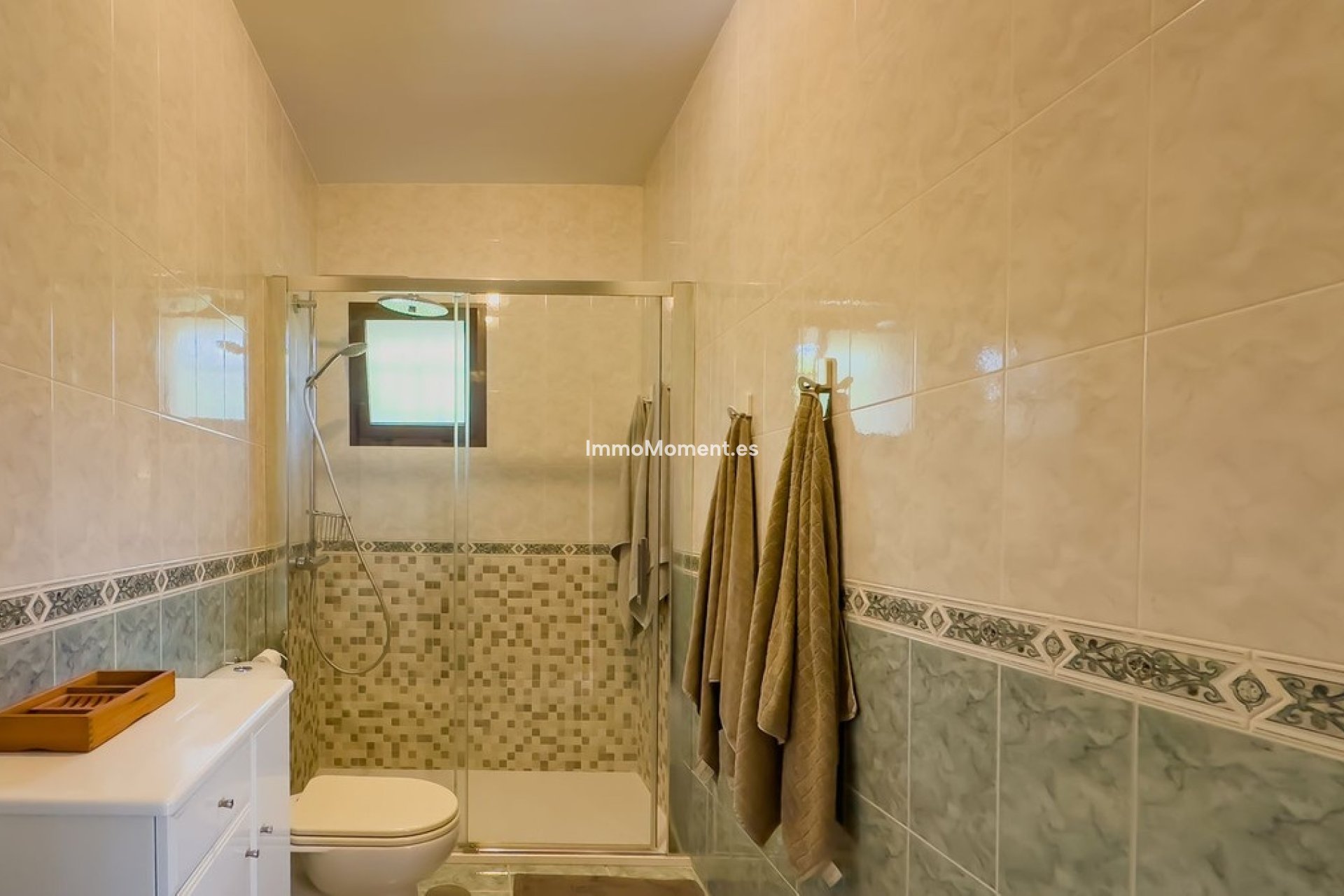 Resale - Villa - Inland  - Almogía