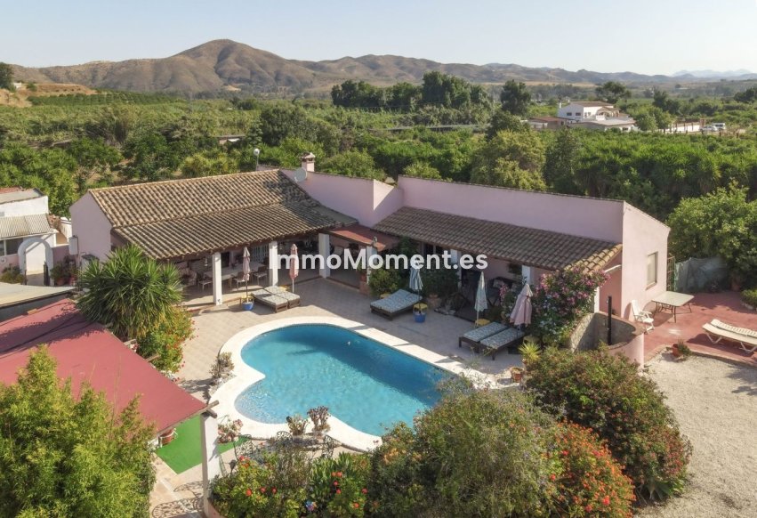 Resale - Villa - Inland  - Cártama Centro