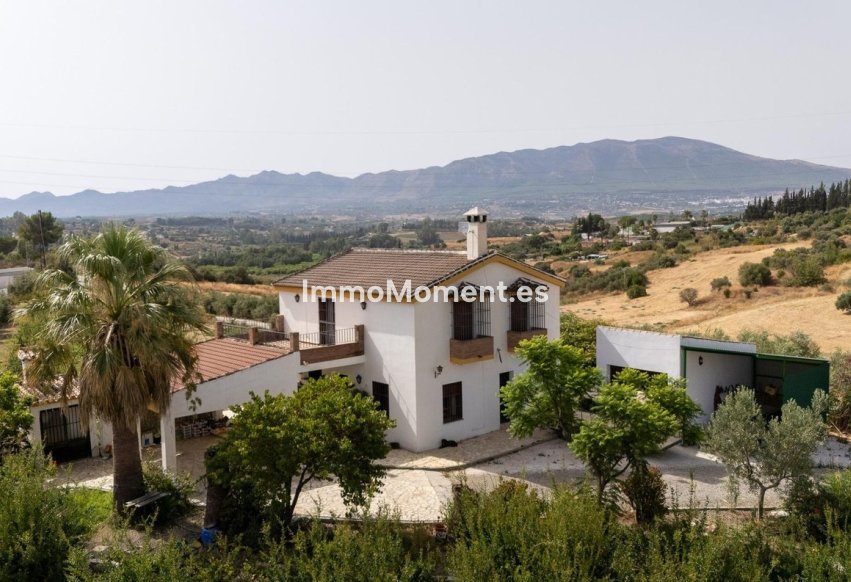 Resale - Villa - Inland  - Cártama Centro