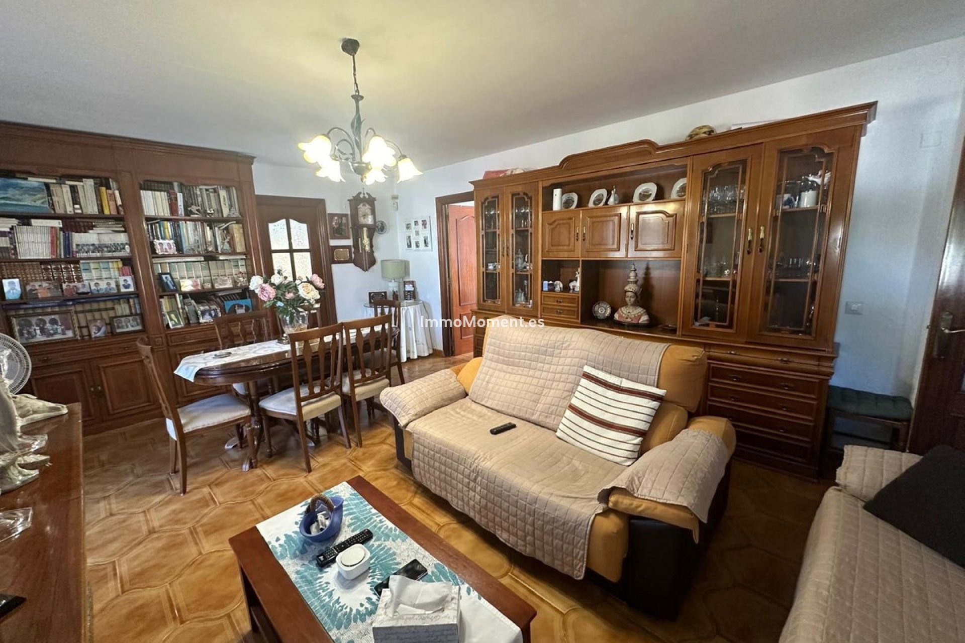 Resale - Villa - Inland  - Churriana