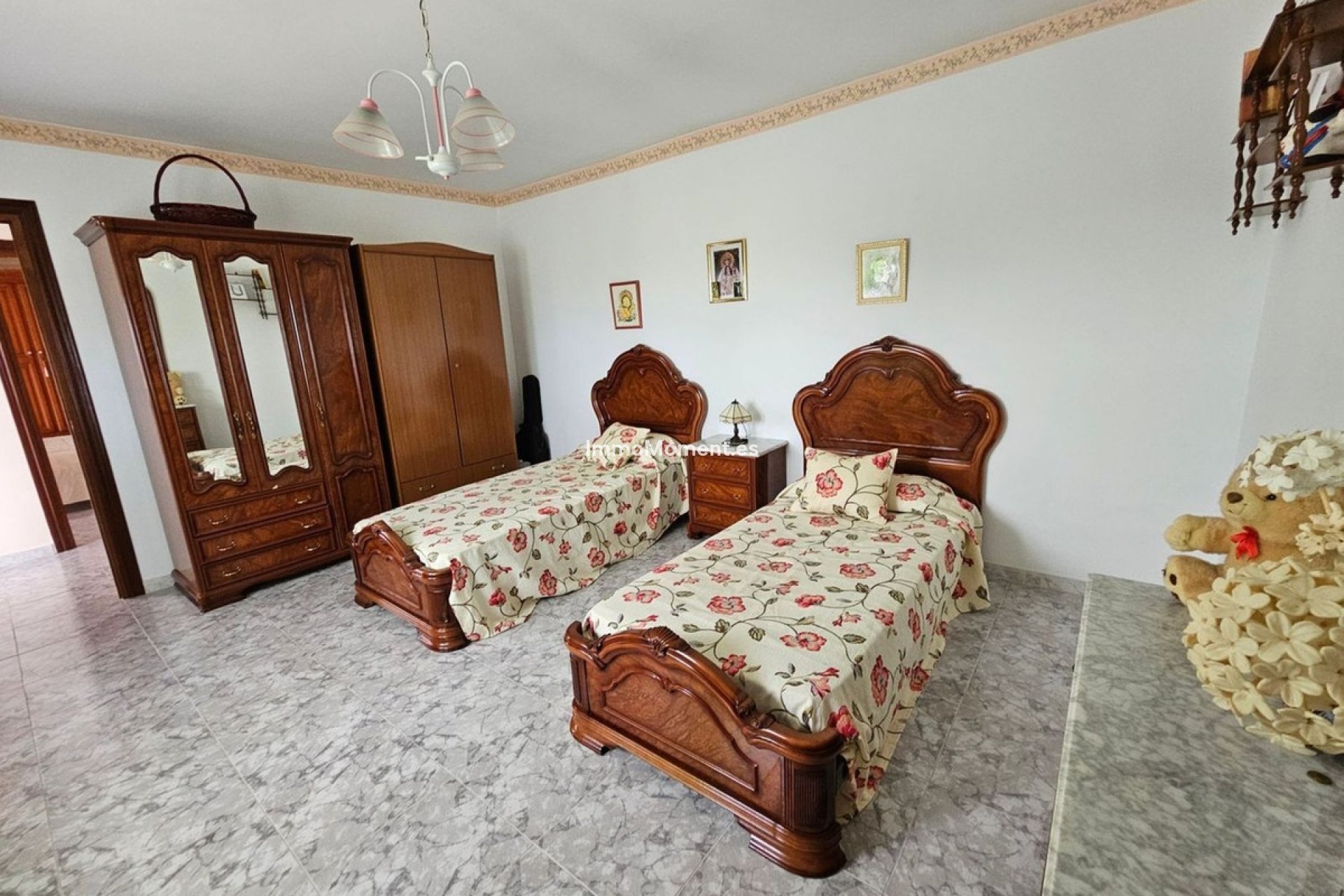 Resale - Villa - Inland  - Churriana