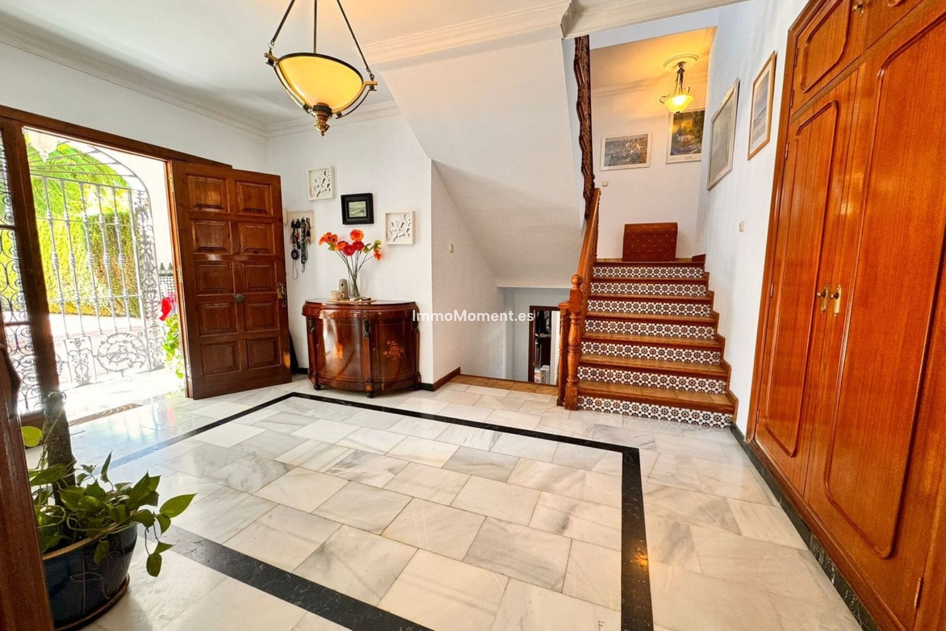 Resale - Villa - Inland  - Churriana