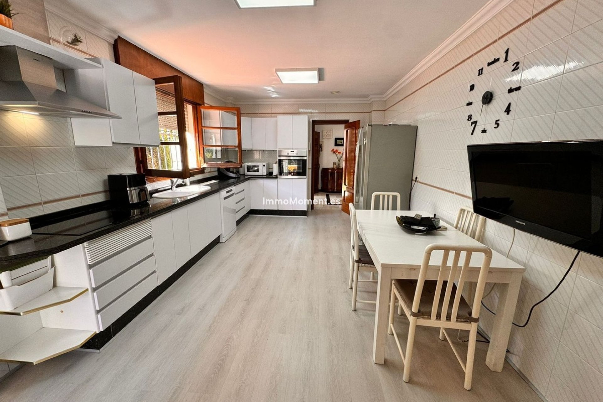 Resale - Villa - Inland  - Churriana