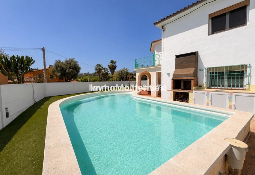 Resale - Villa - Inland  - Churriana