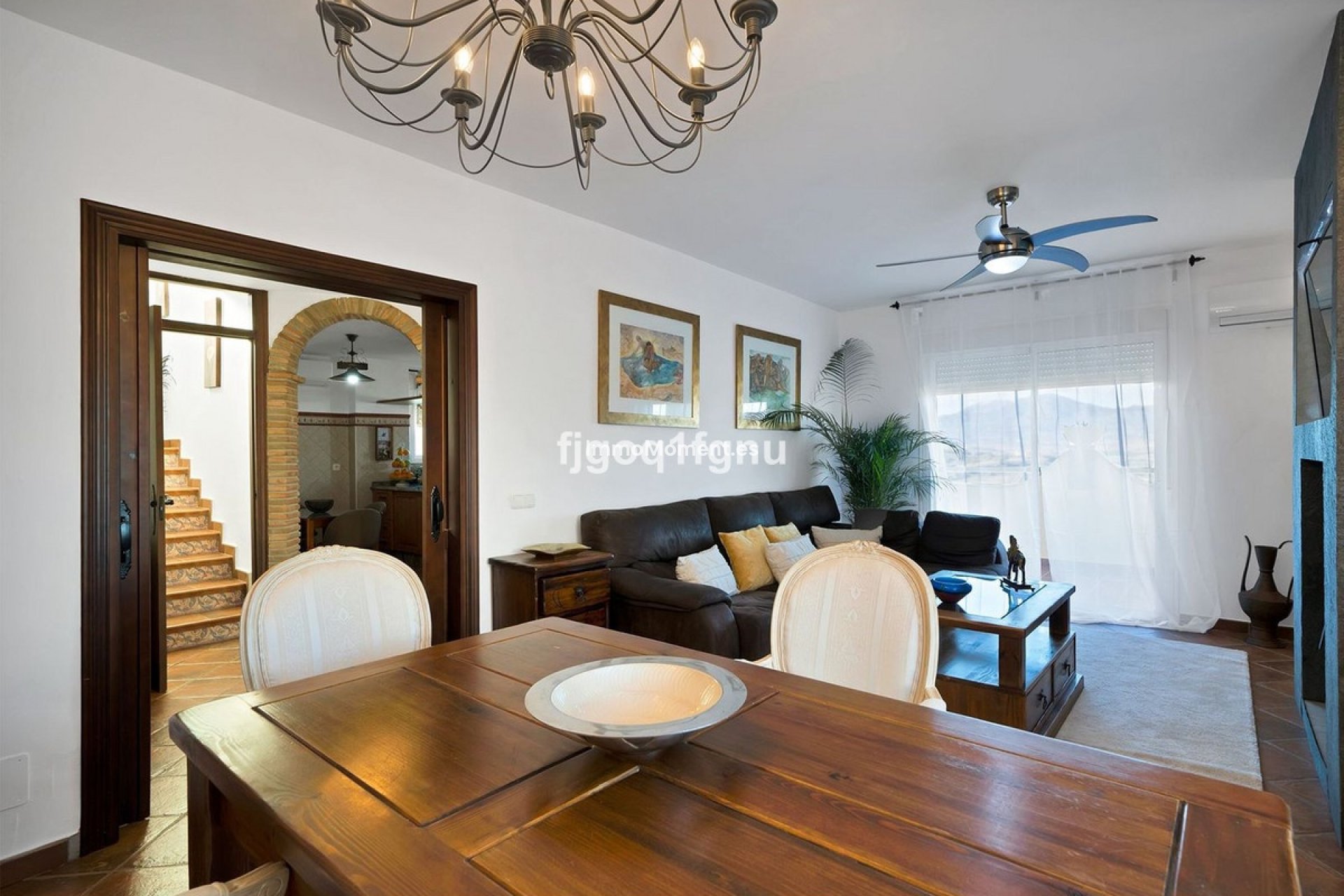 Resale - Villa - Inland  - Coín