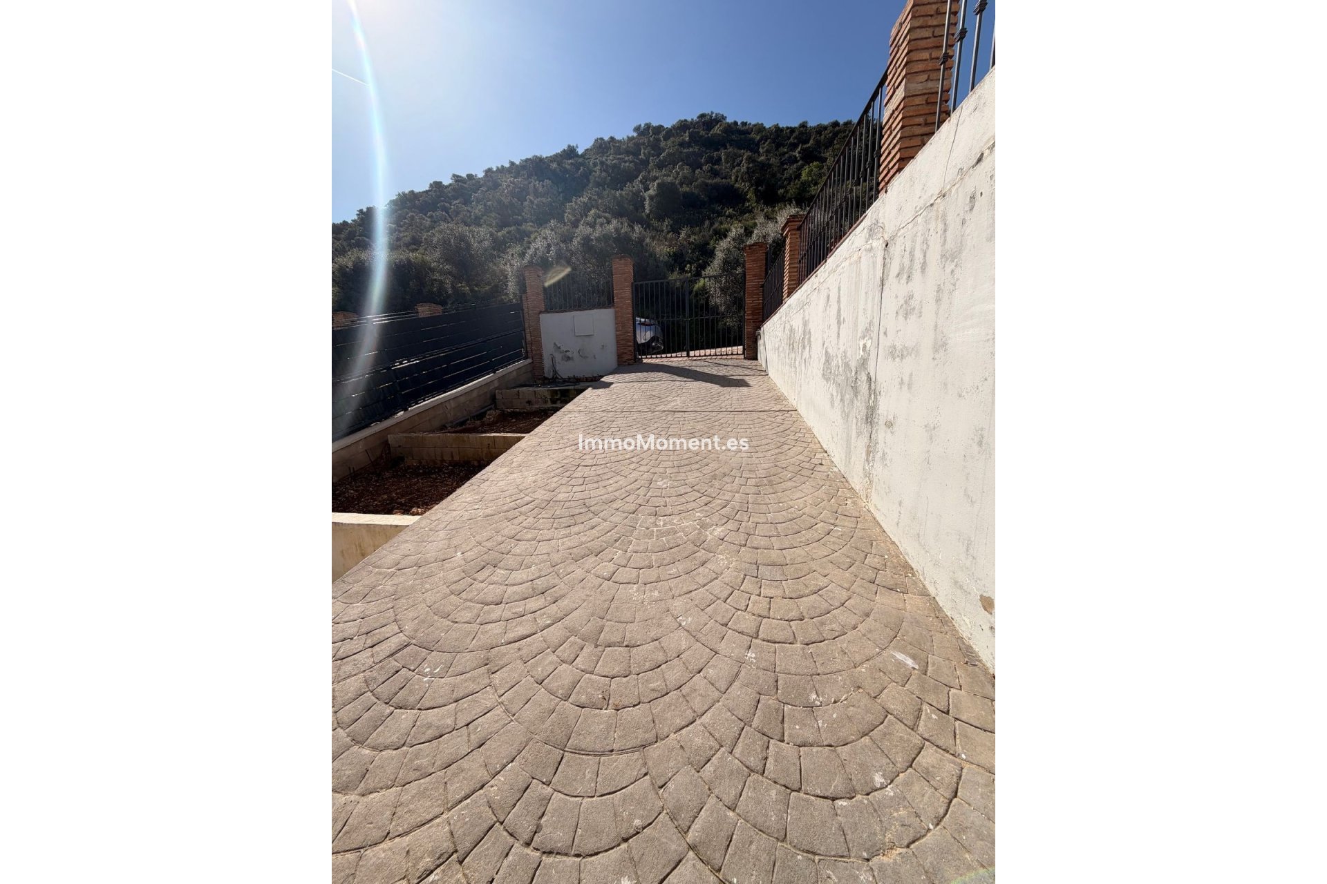 Resale - Villa - Inland  - Coín