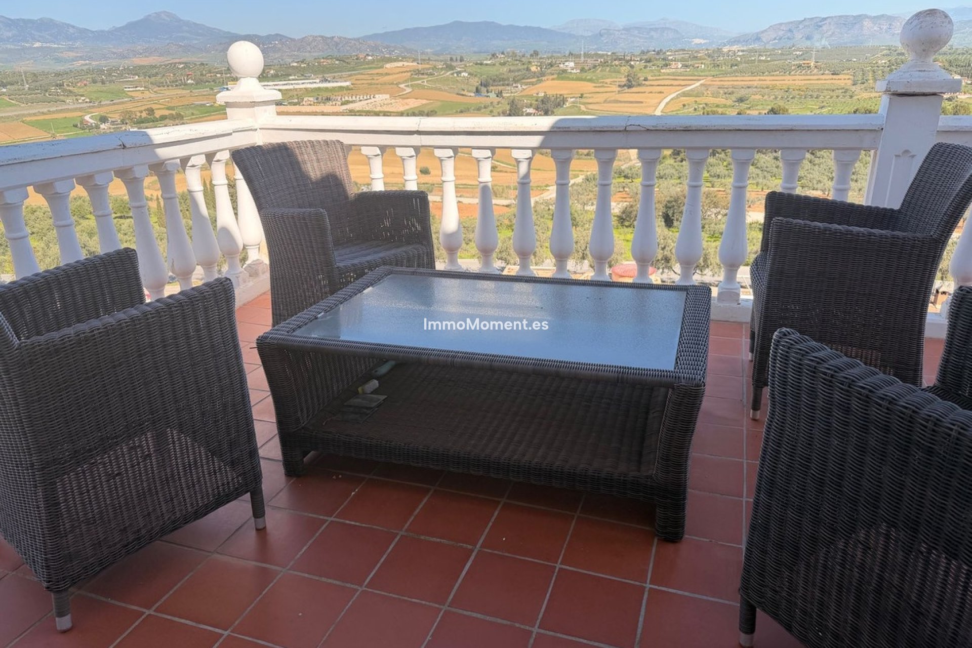 Resale - Villa - Inland  - Coín