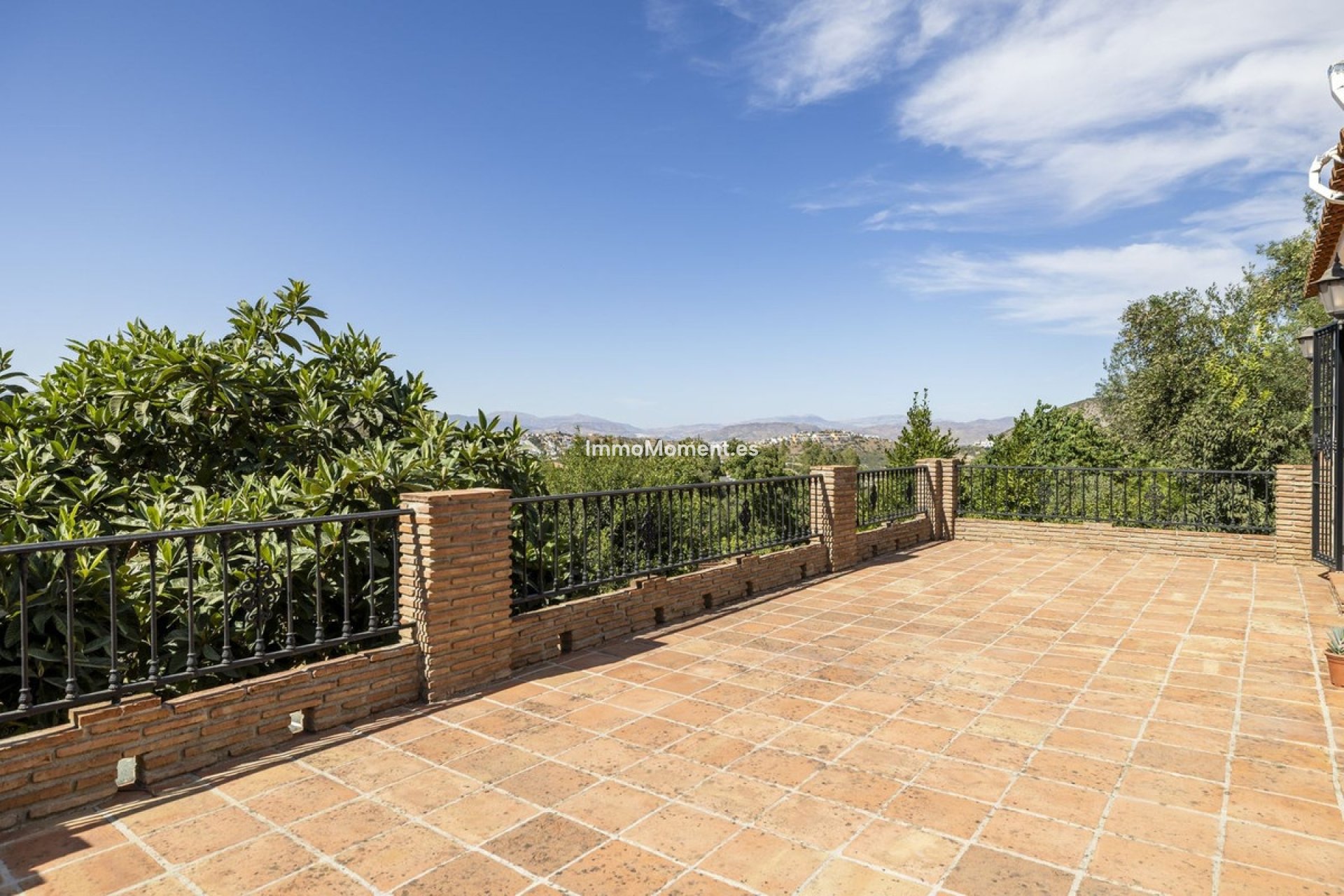 Resale - Villa - Inland  - Coín