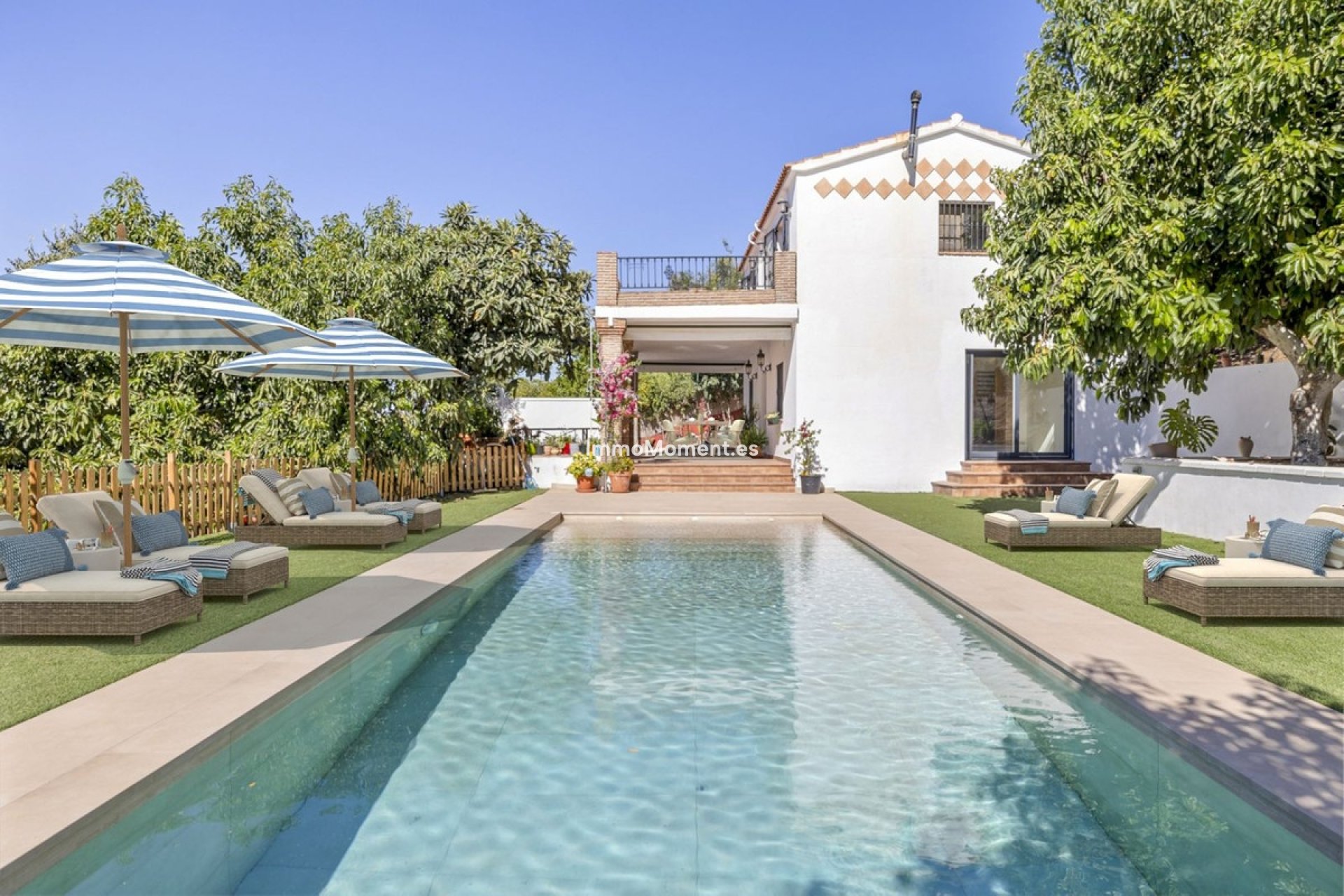 Resale - Villa - Inland  - Coín