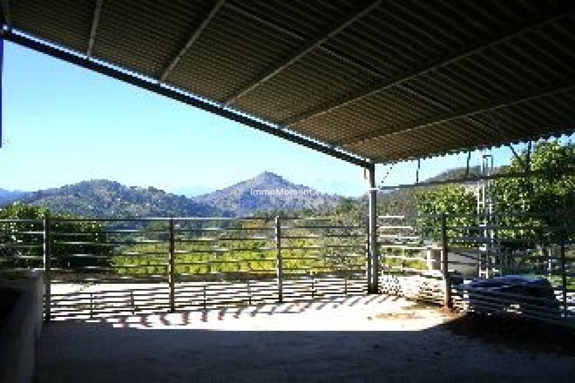 Resale - Villa - Inland  - Coín