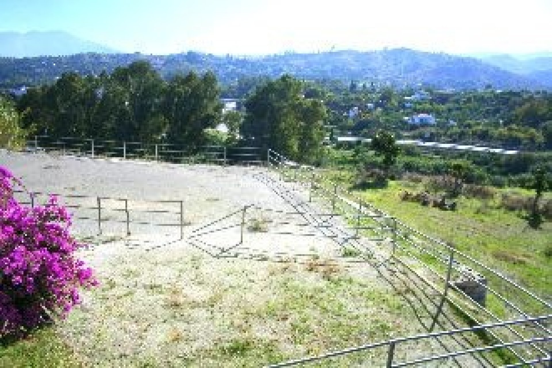 Resale - Villa - Inland  - Coín