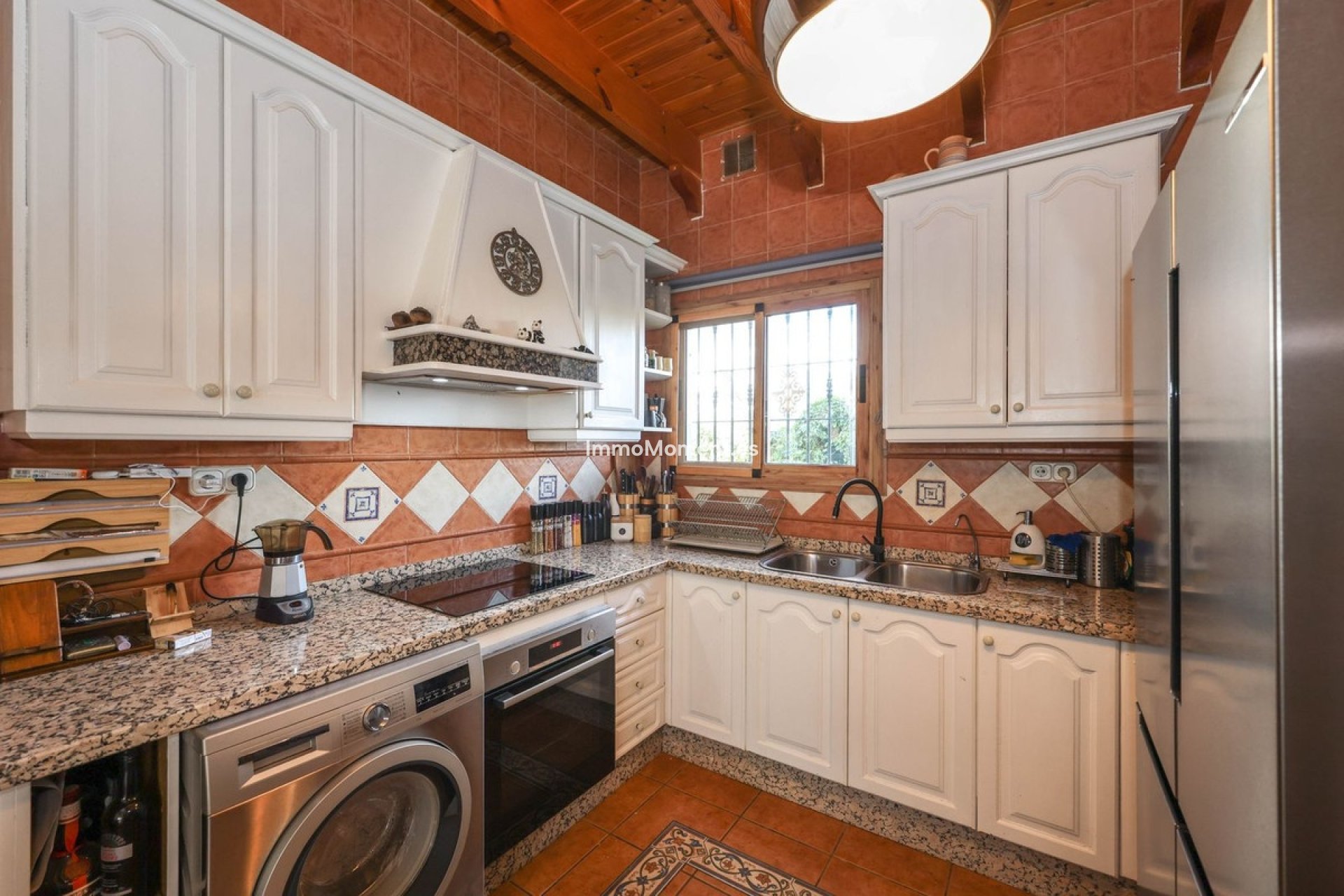 Resale - Villa - Inland  - Coín